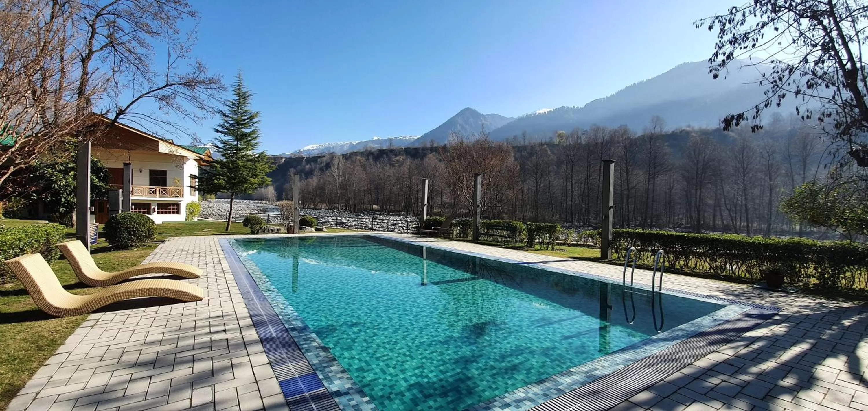 Swimming pool in Span Resort and Spa, Manali