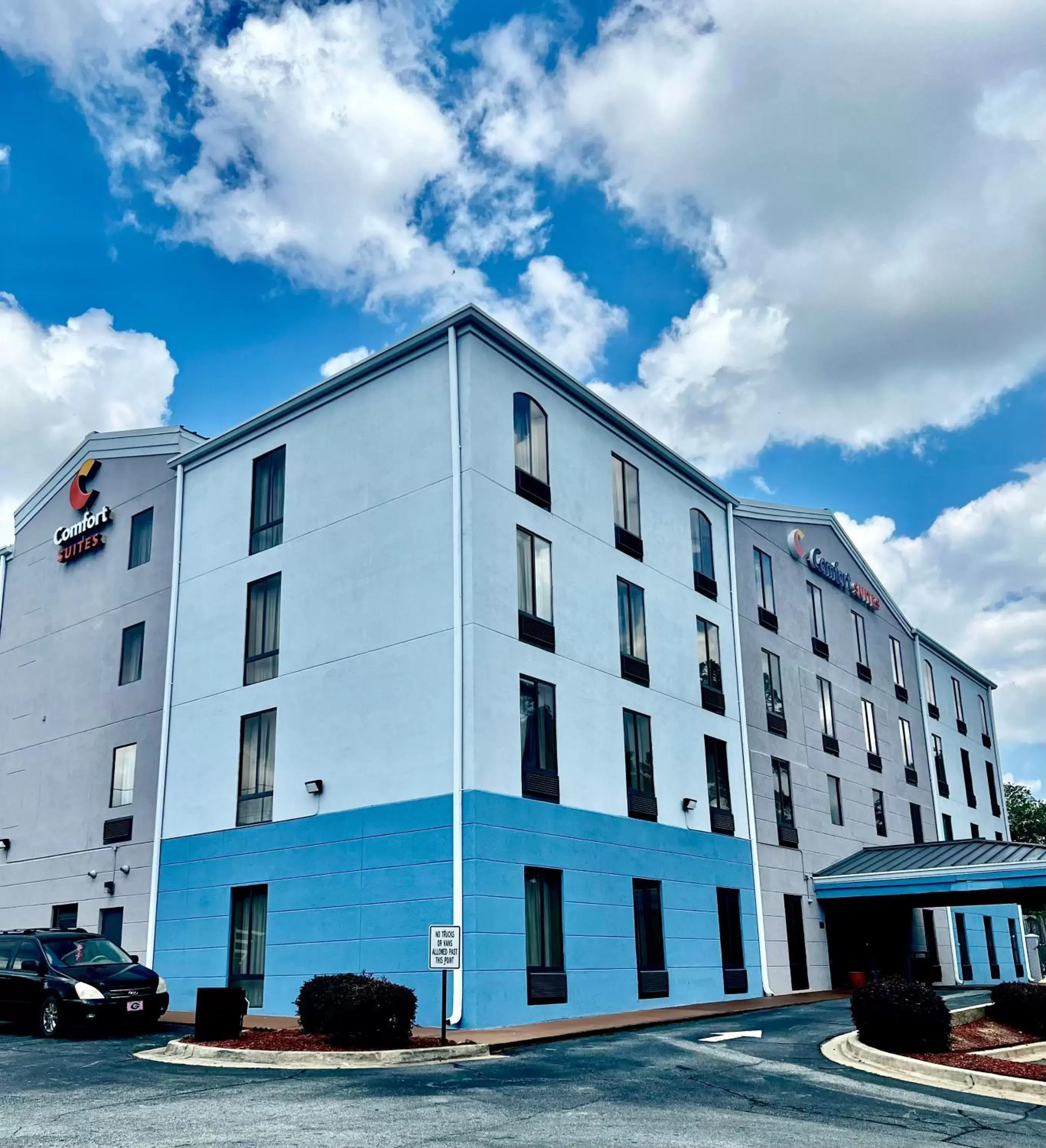 Property building in Comfort Suites Columbus State University Area Property building in Comfort Suites Columbus State University Area