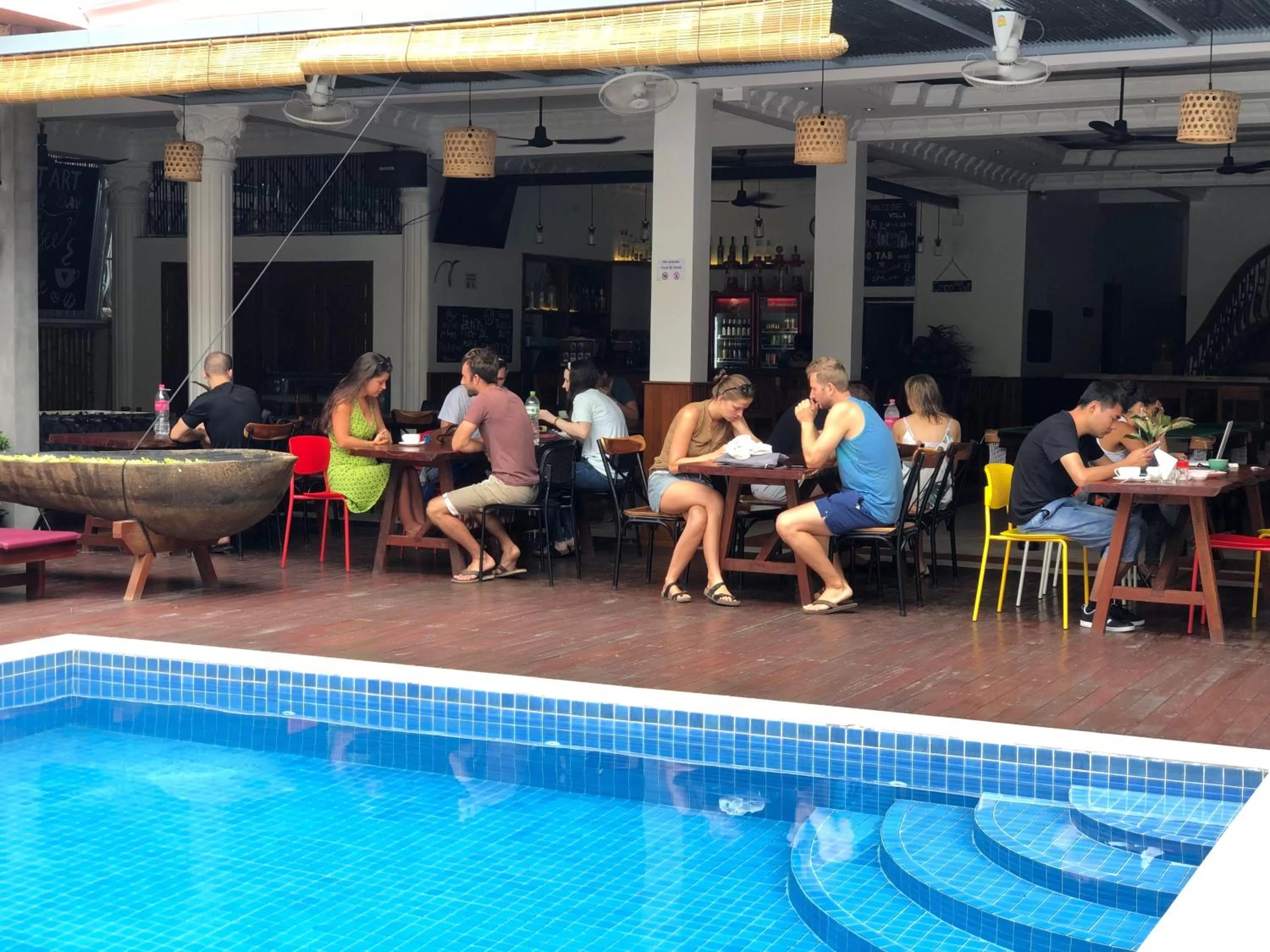 Restaurant/places to eat in Poolside Villa