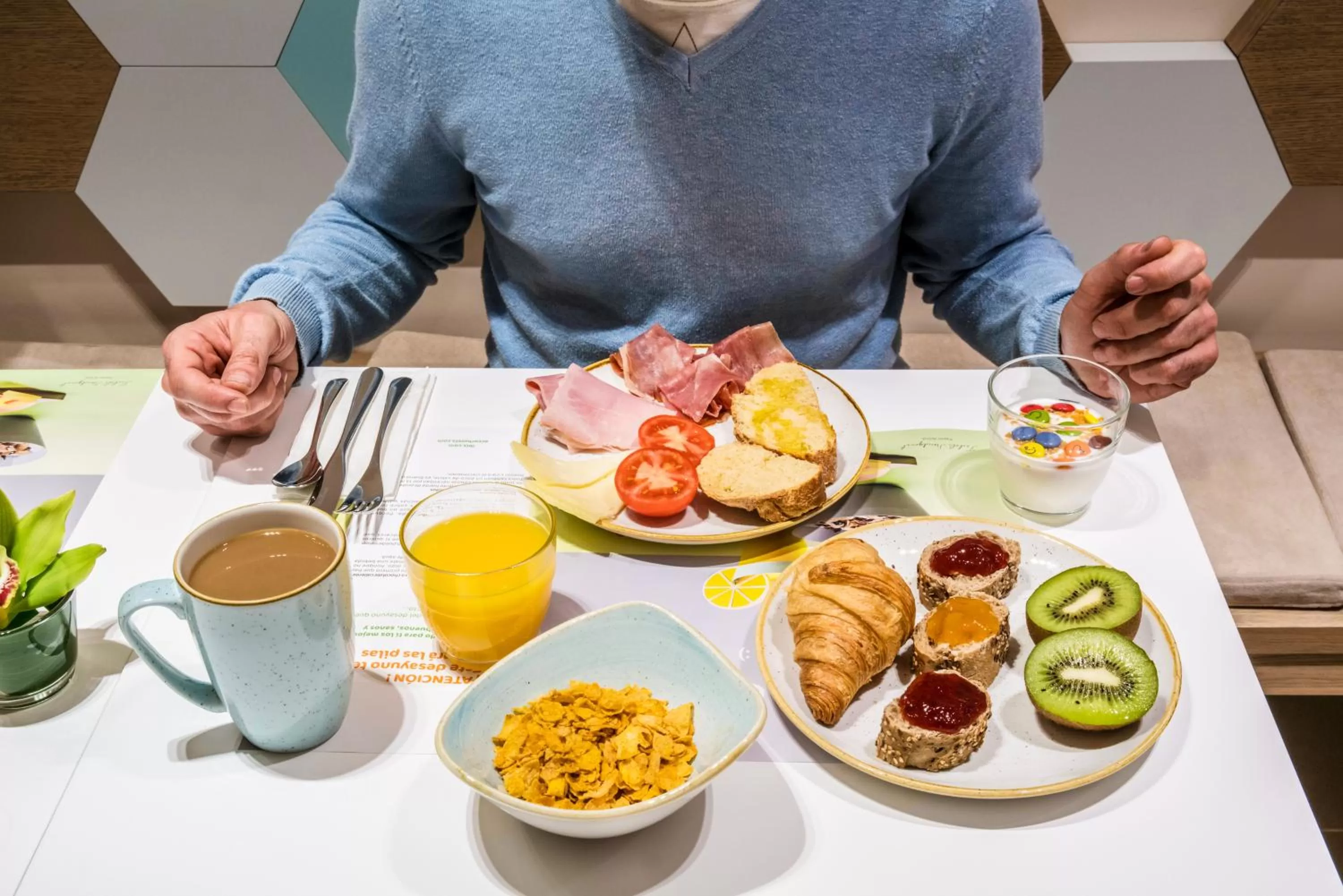 Food and drinks in ibis Styles Barcelona Centre