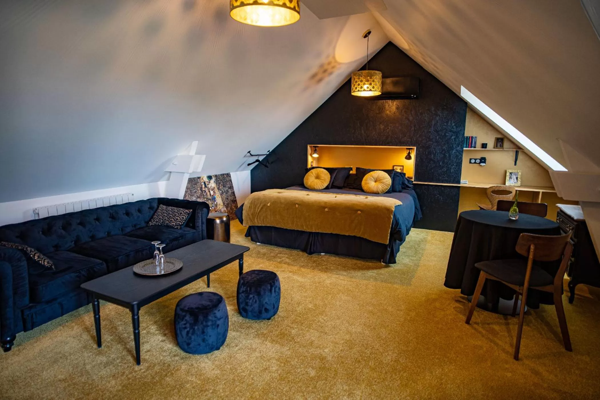 Living room, Bed in Le jardin des 4 saisons