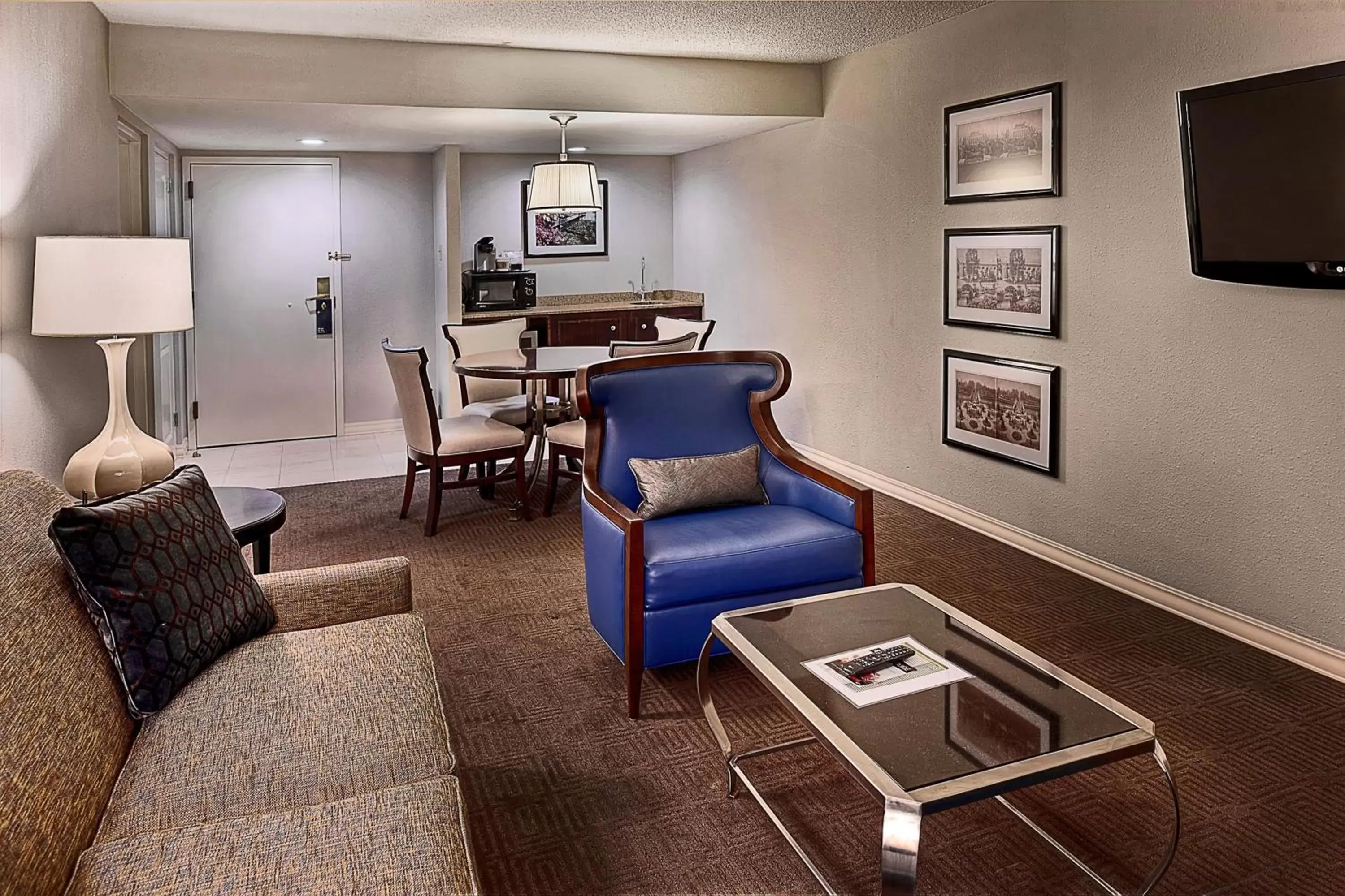 Bedroom, Seating Area in Sheraton Westport Lakeside Chalet