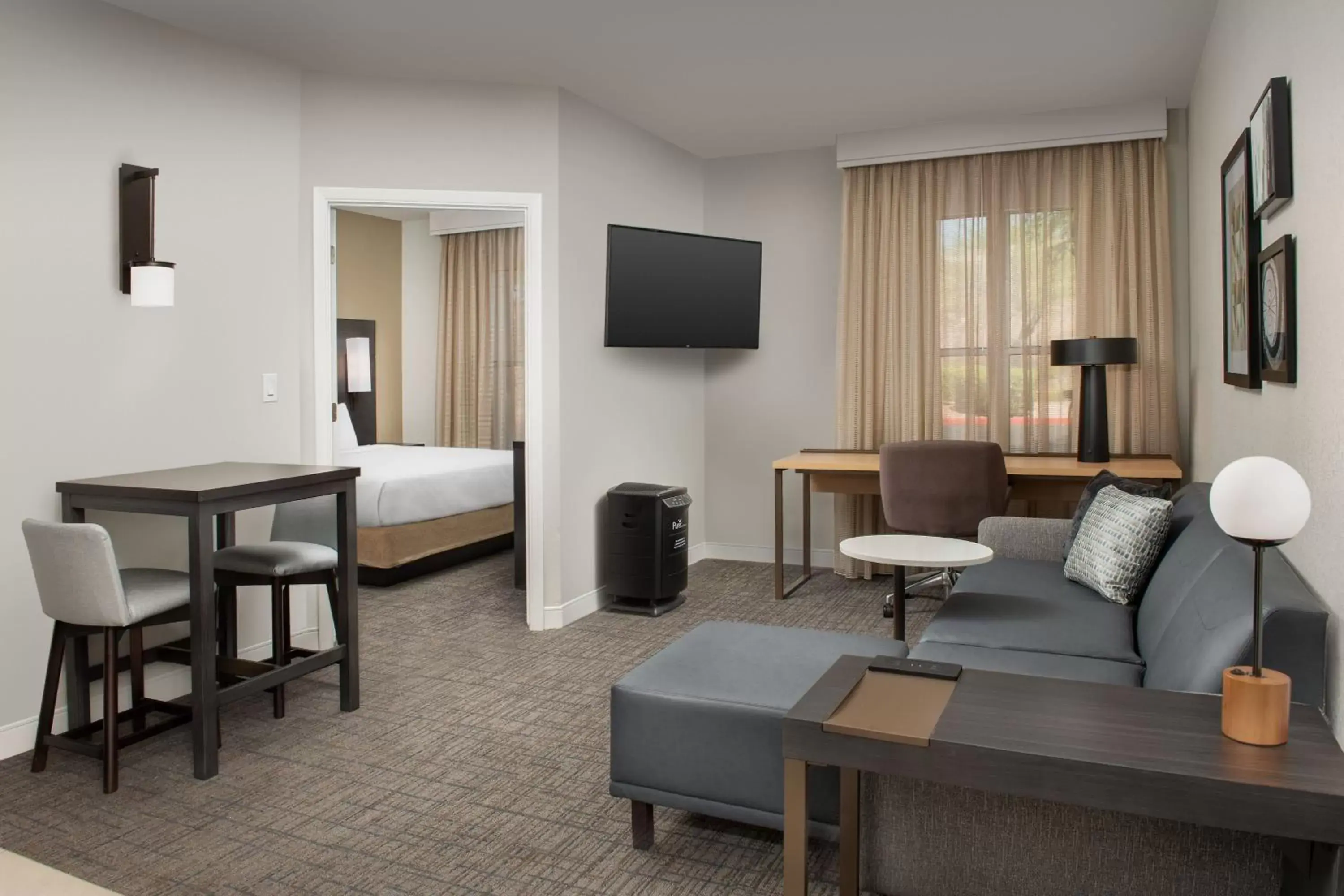 Bedroom, Seating Area in Residence Inn by Marriott Phoenix Airport