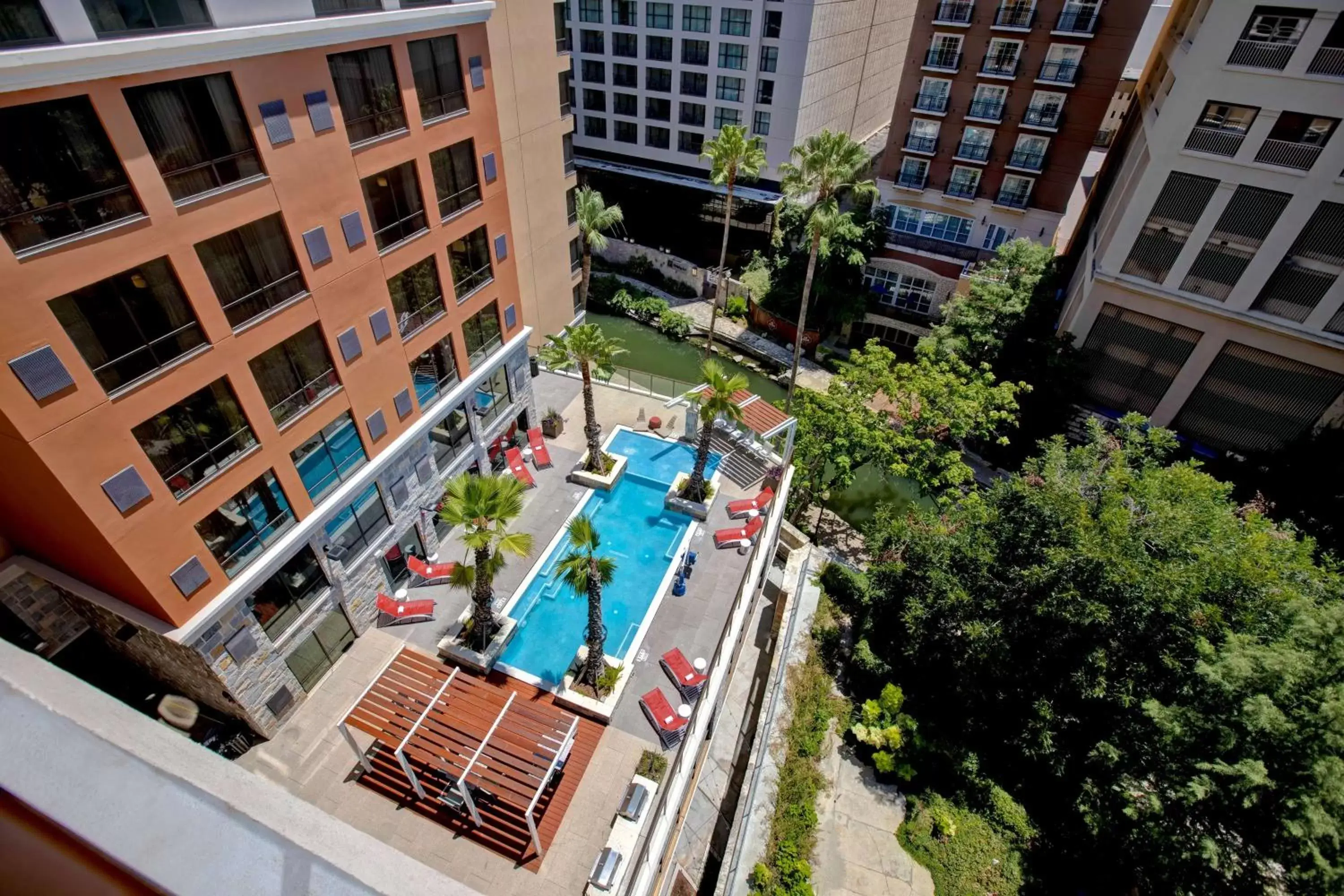 Property building, Pool View in Hampton Inn & Suites San Antonio Riverwalk