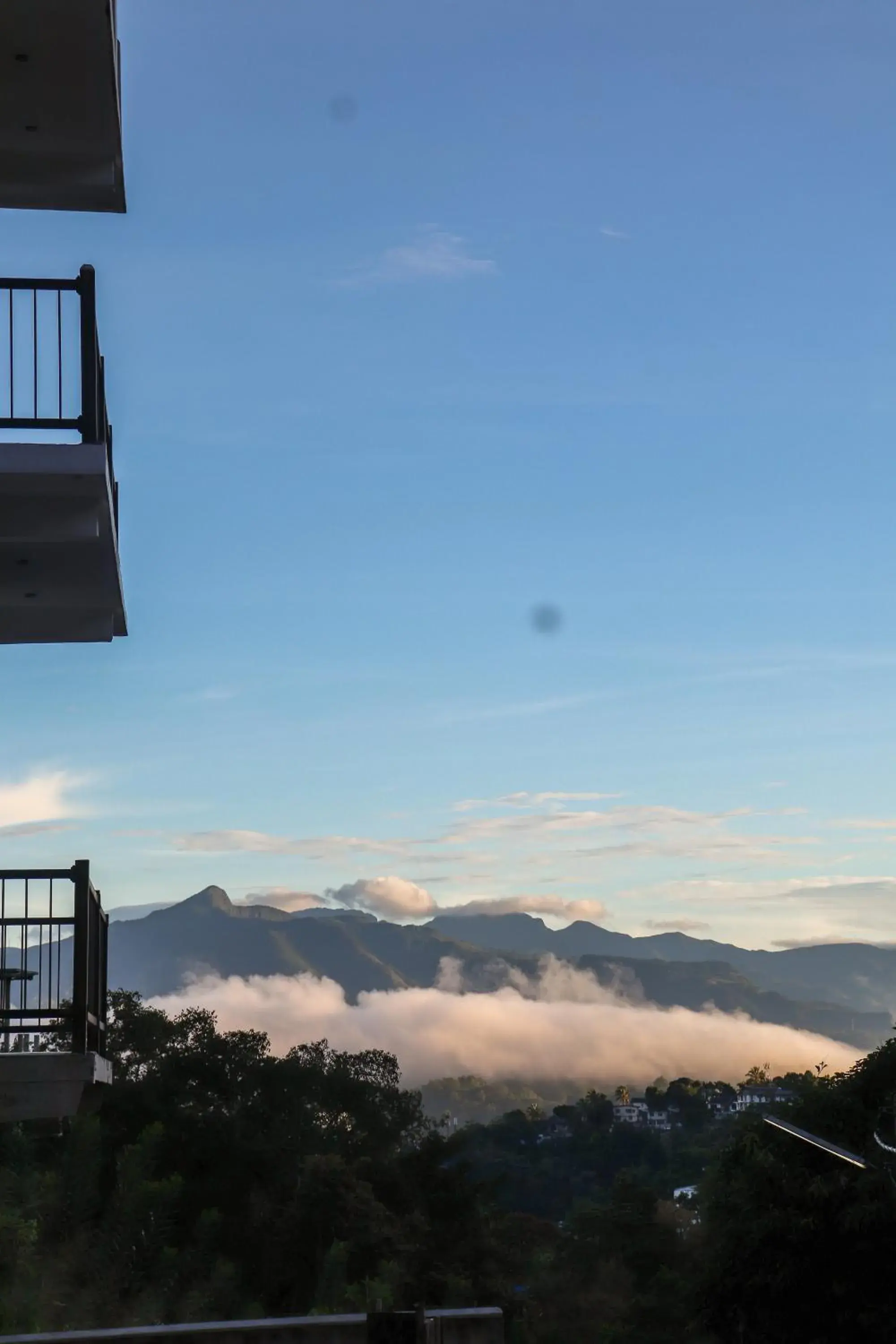 Facade/entrance, Mountain View in Hanthana House