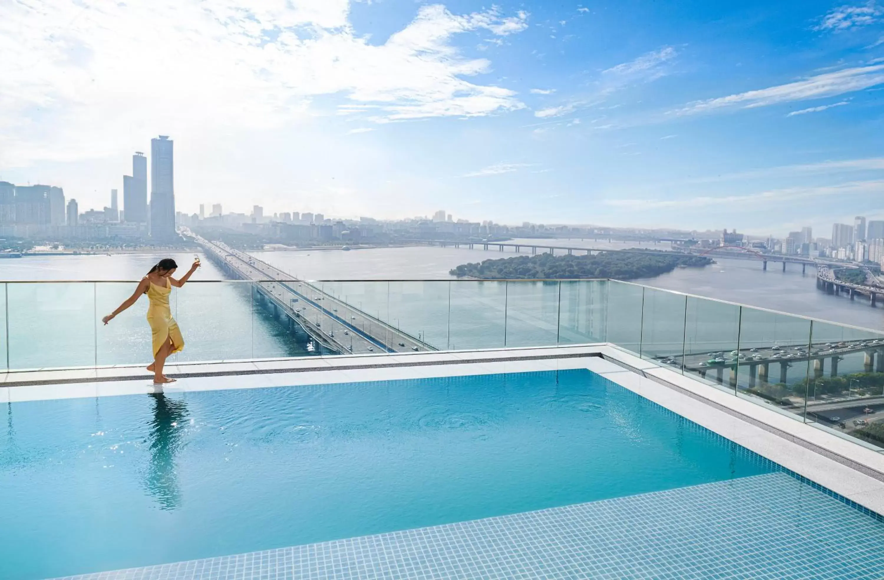 Swimming Pool in Hotel Naru Seoul MGallery Ambassador