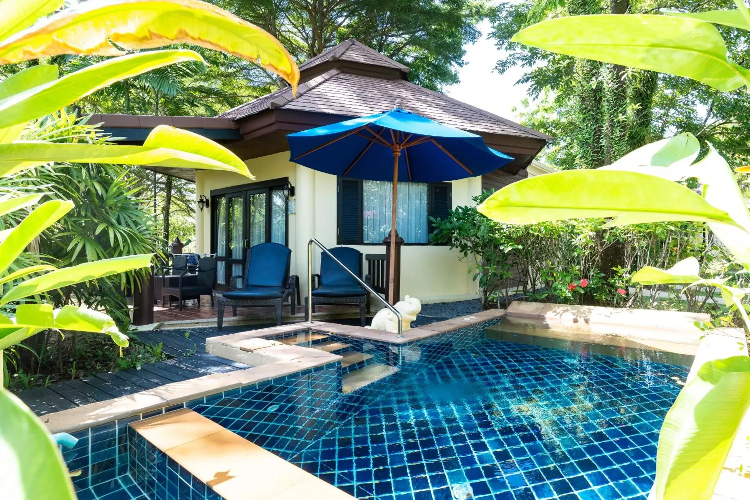 Swimming Pool in Seaview Resort Khao Lak - SHA Plus