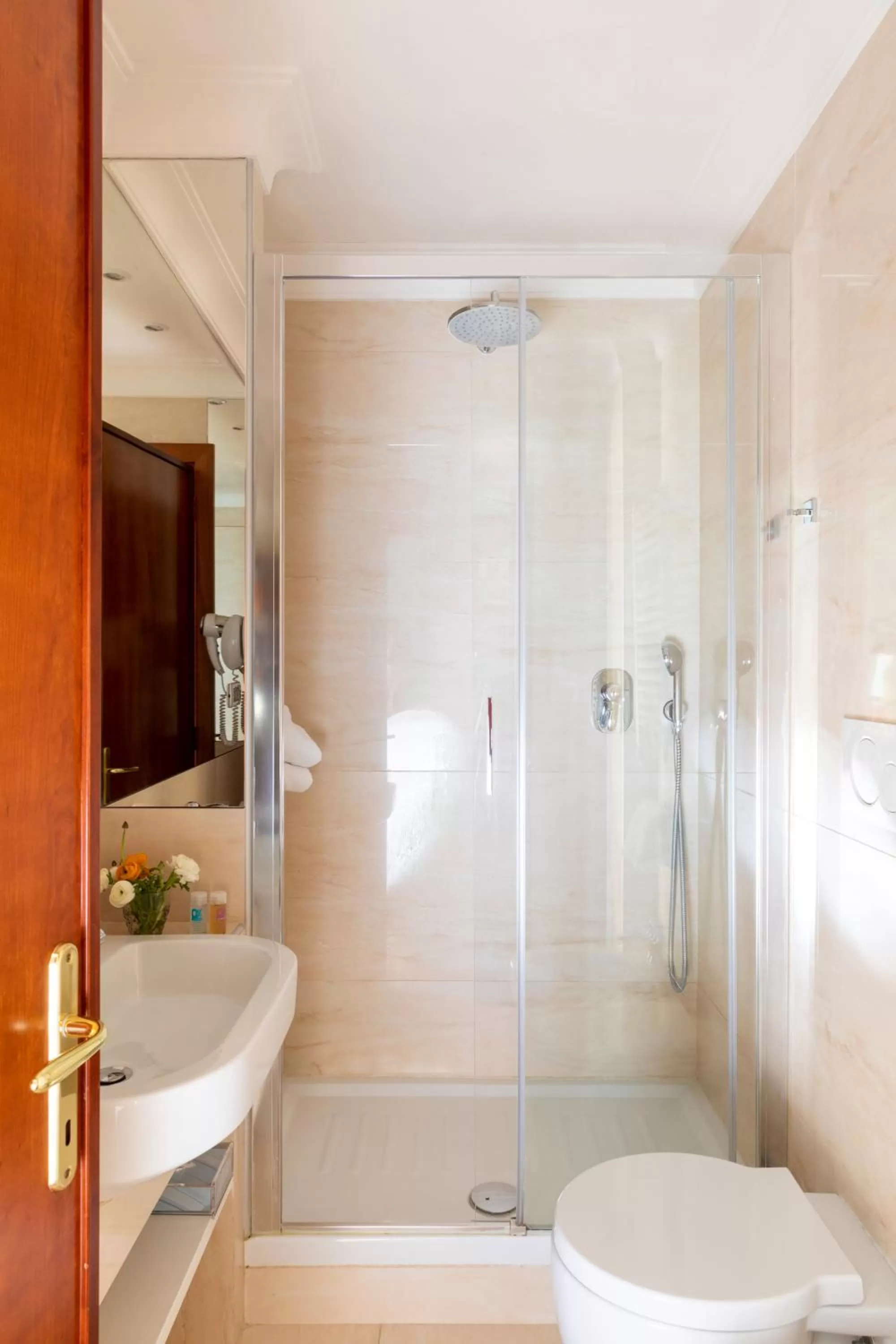 Bathroom in Hotel Scalinata Di Spagna