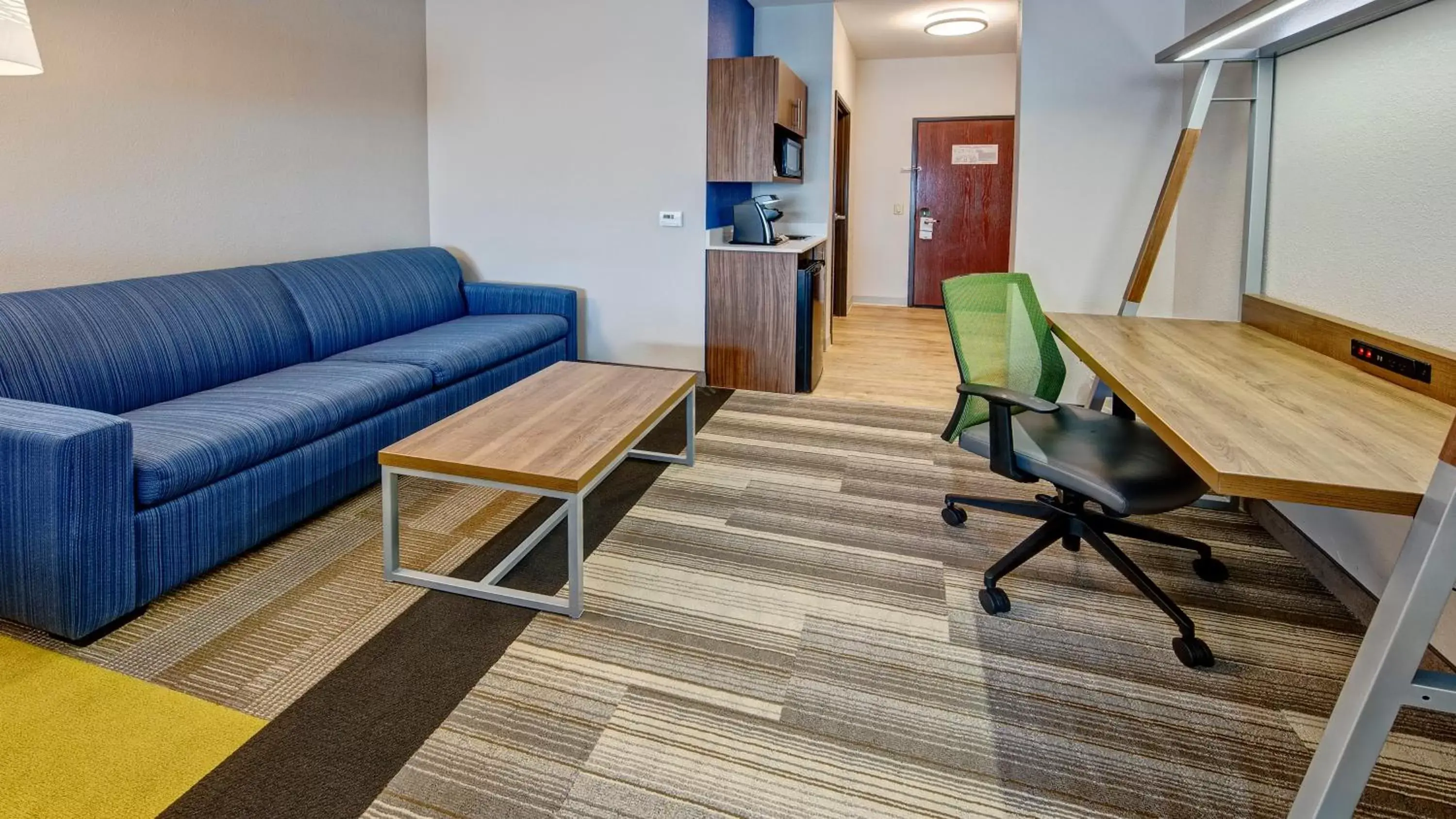 Photo of the whole room, Seating Area in Holiday Inn Express Hotel and Suites Corsicana I-45, an IHG Hotel