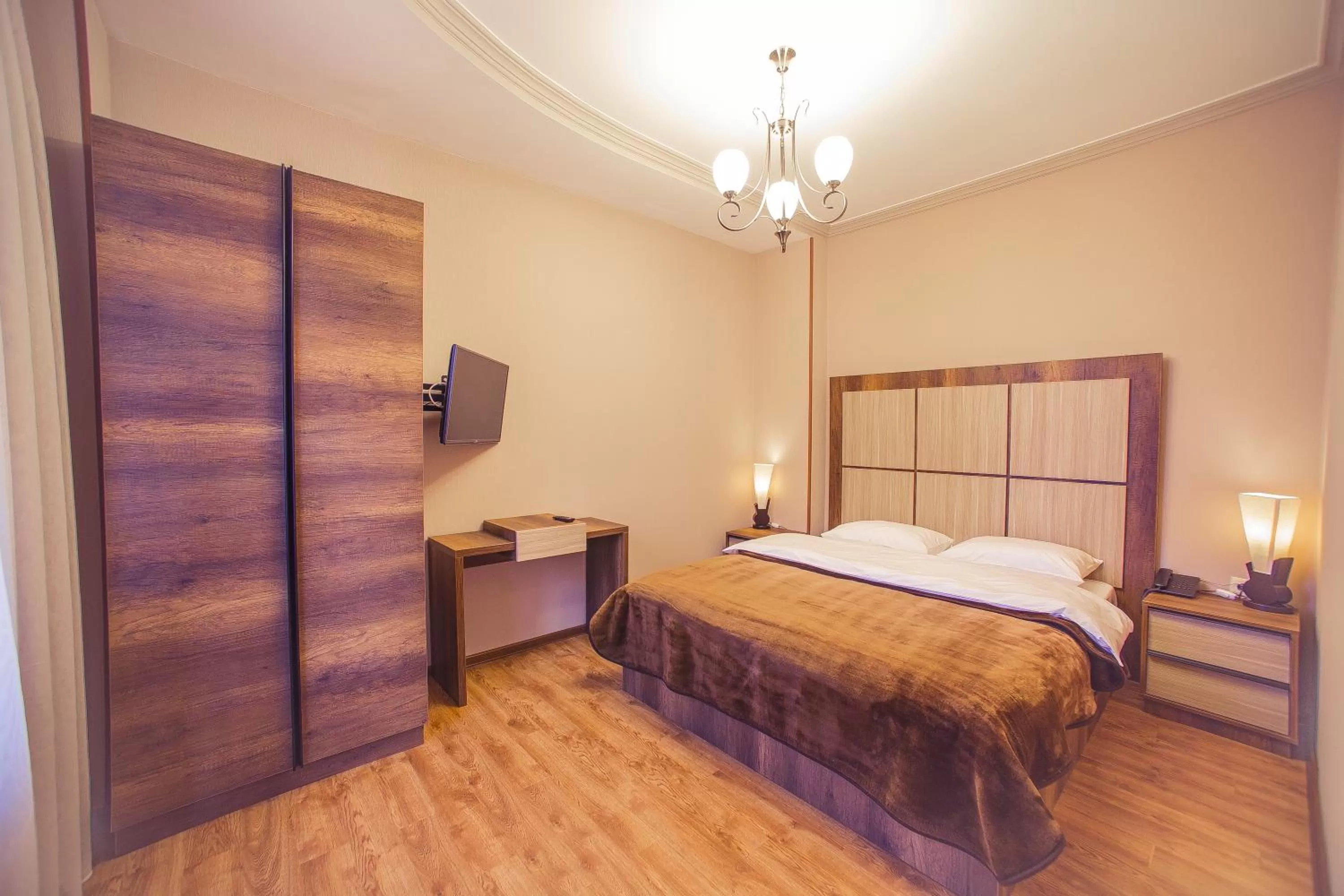 Photo of the whole room, Bed in Royal Venezia Hotel