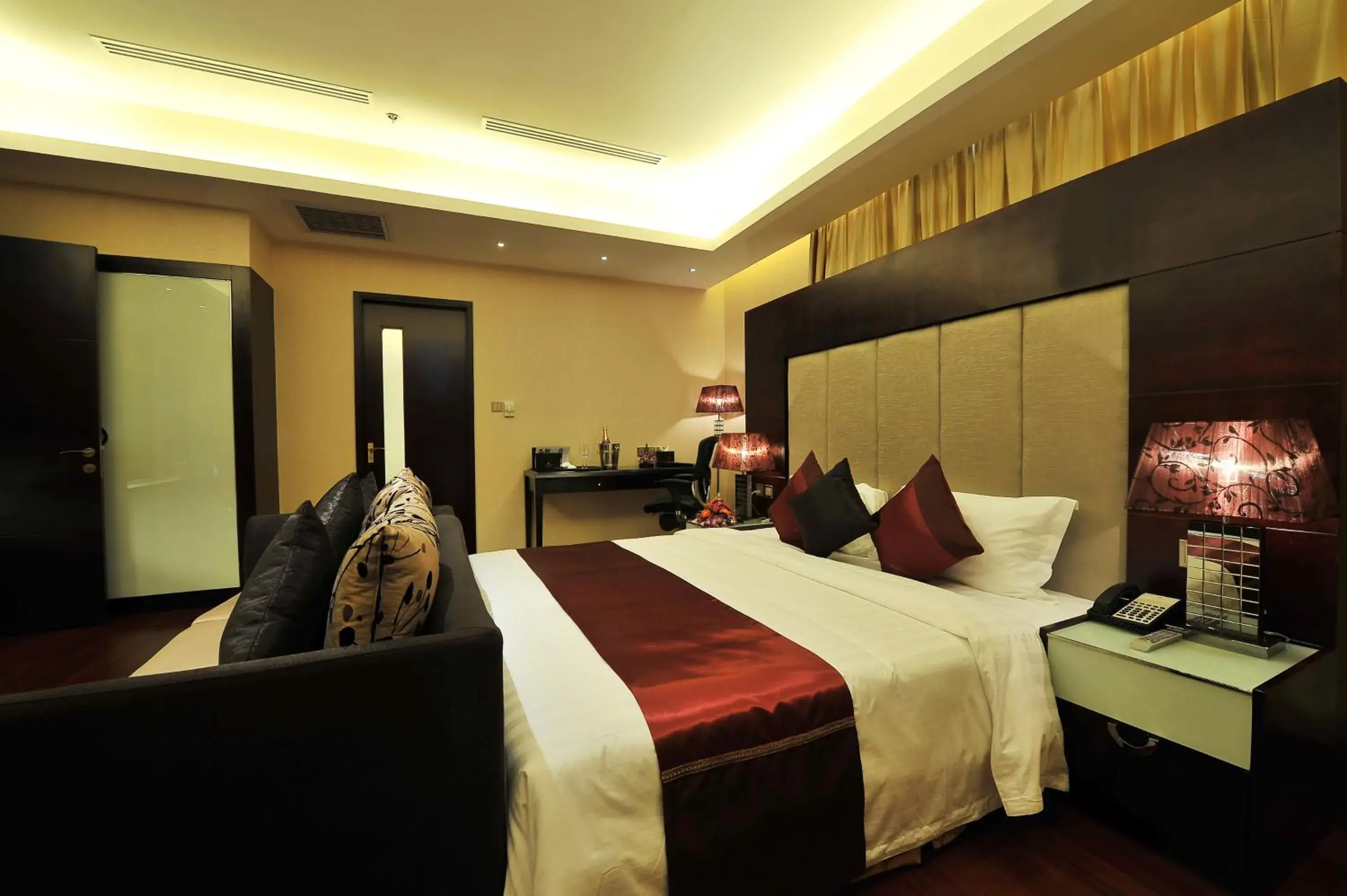 Photo of the whole room, Bed in Dara Airport Hotel