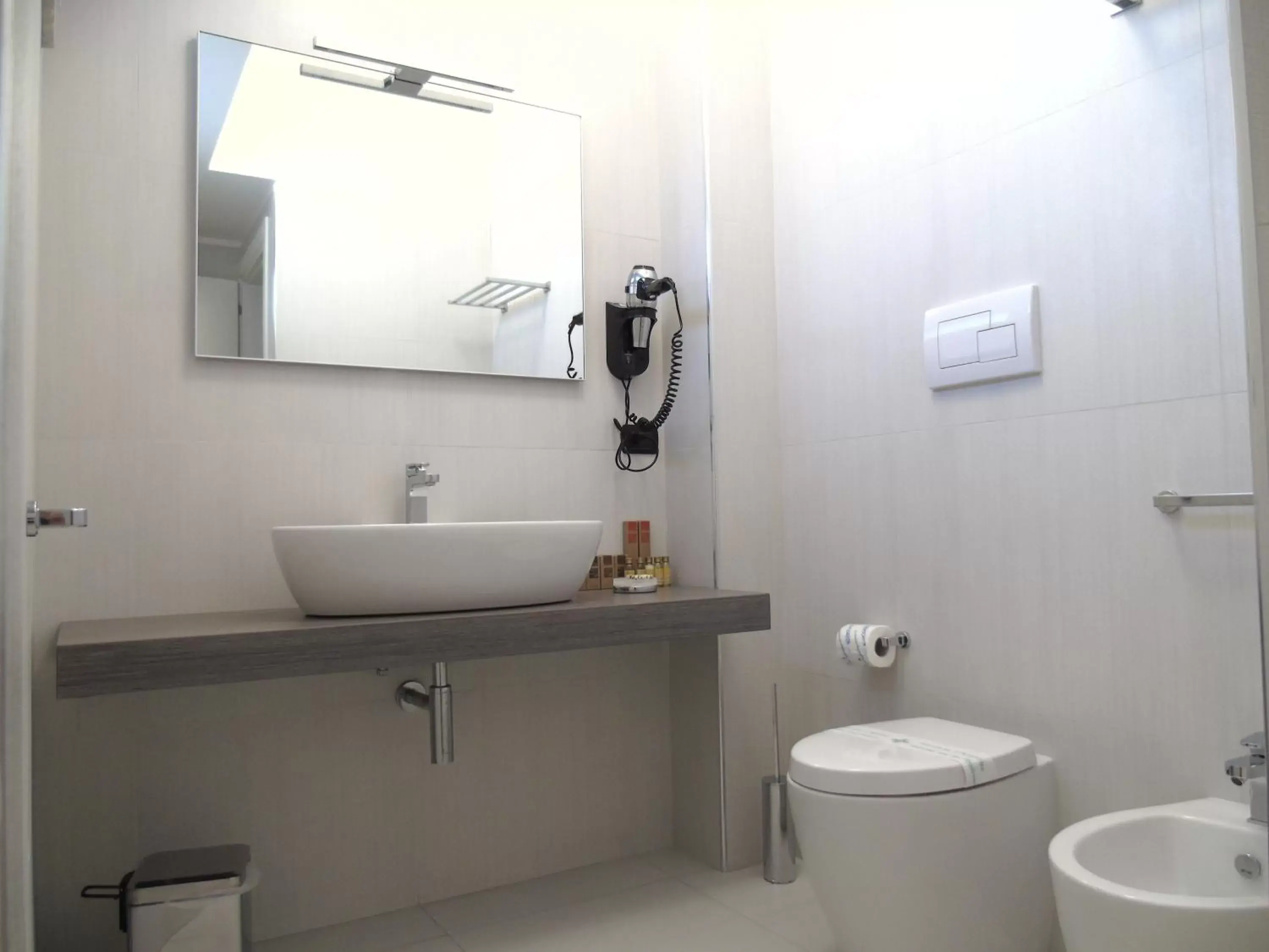 Bathroom, Coffee/Tea Facilities in Areté Luxury Room