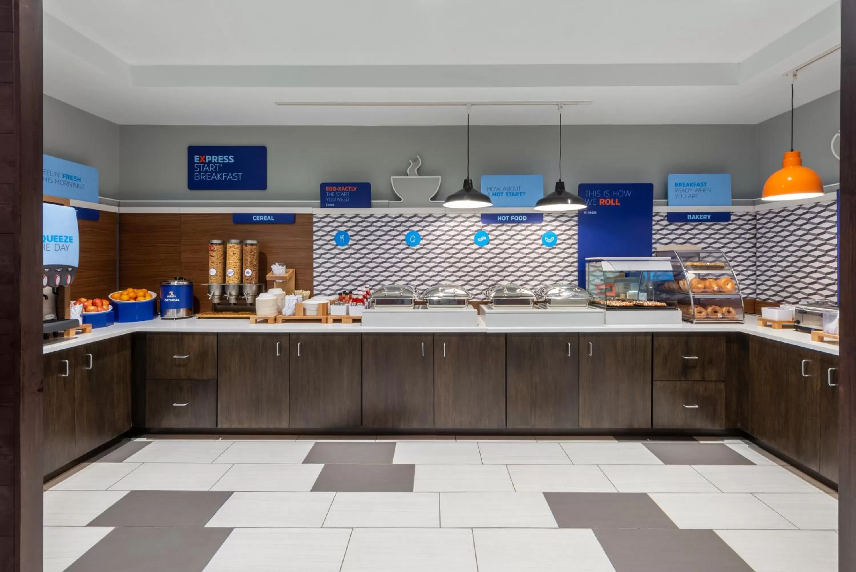 Breakfast in Holiday Inn Express State College at Williamsburg Square by IHG