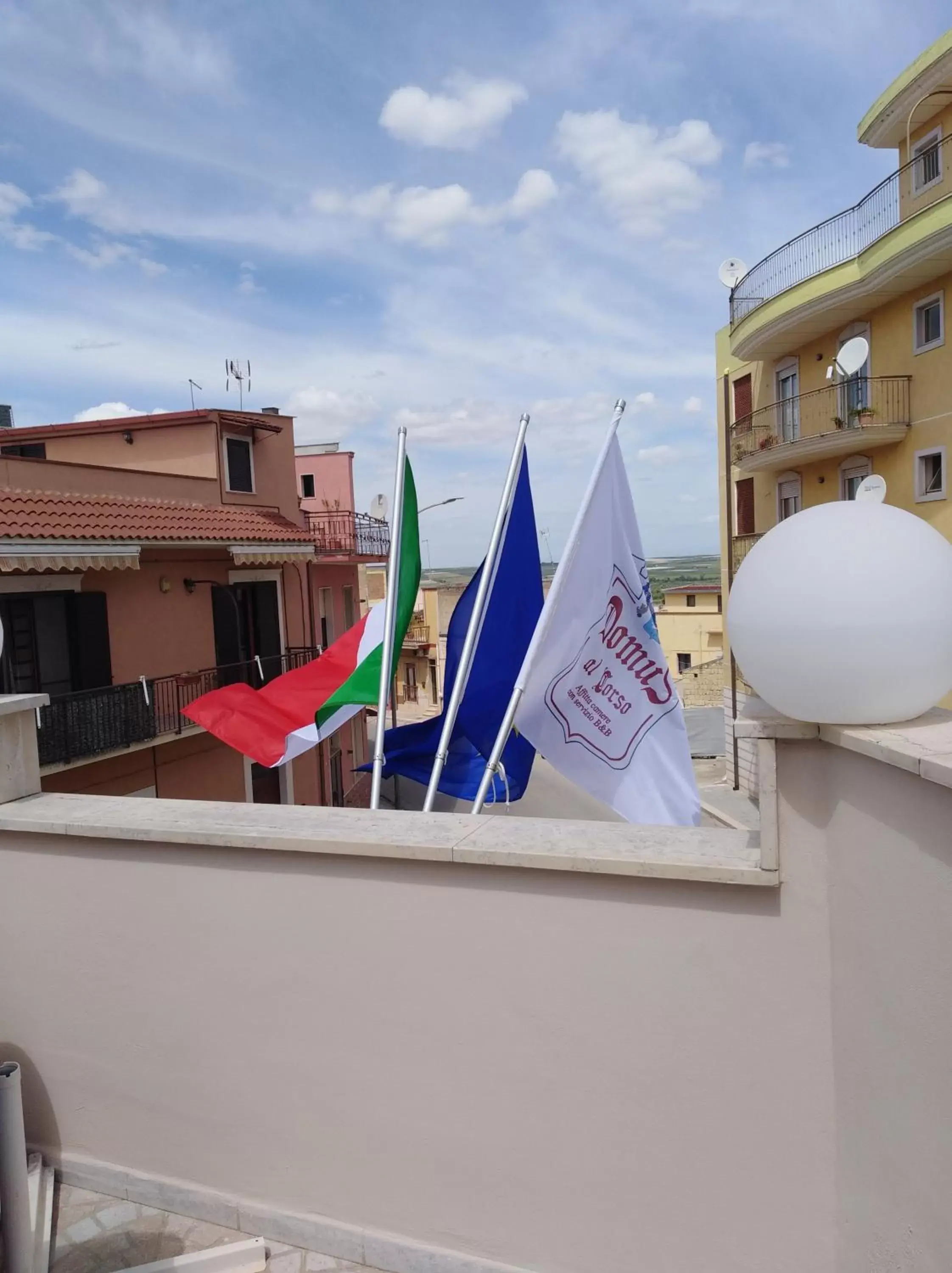 Balcony/Terrace in DomuS al Corso B&B