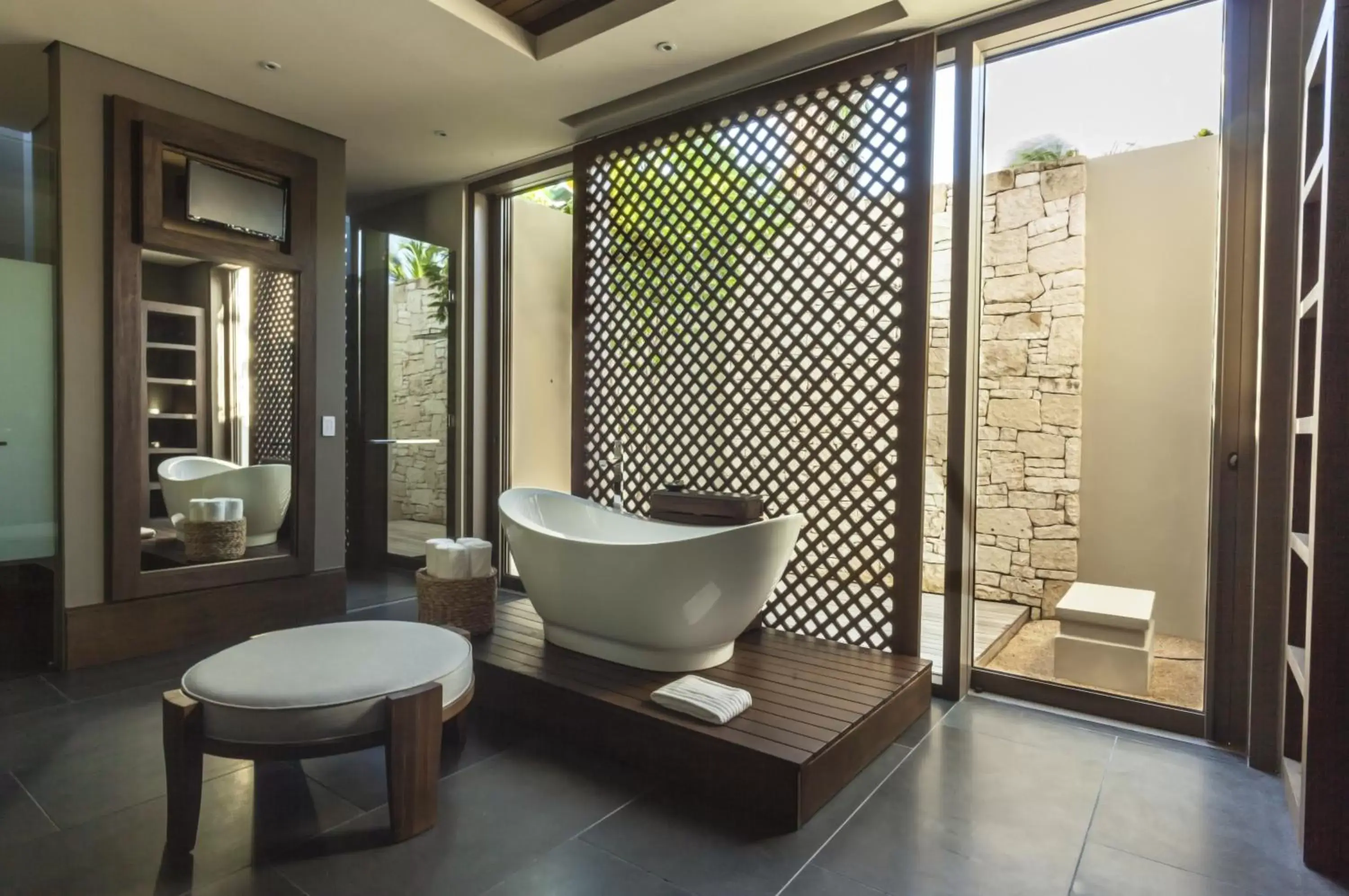 Bathroom in Nizuc Resort & Spa