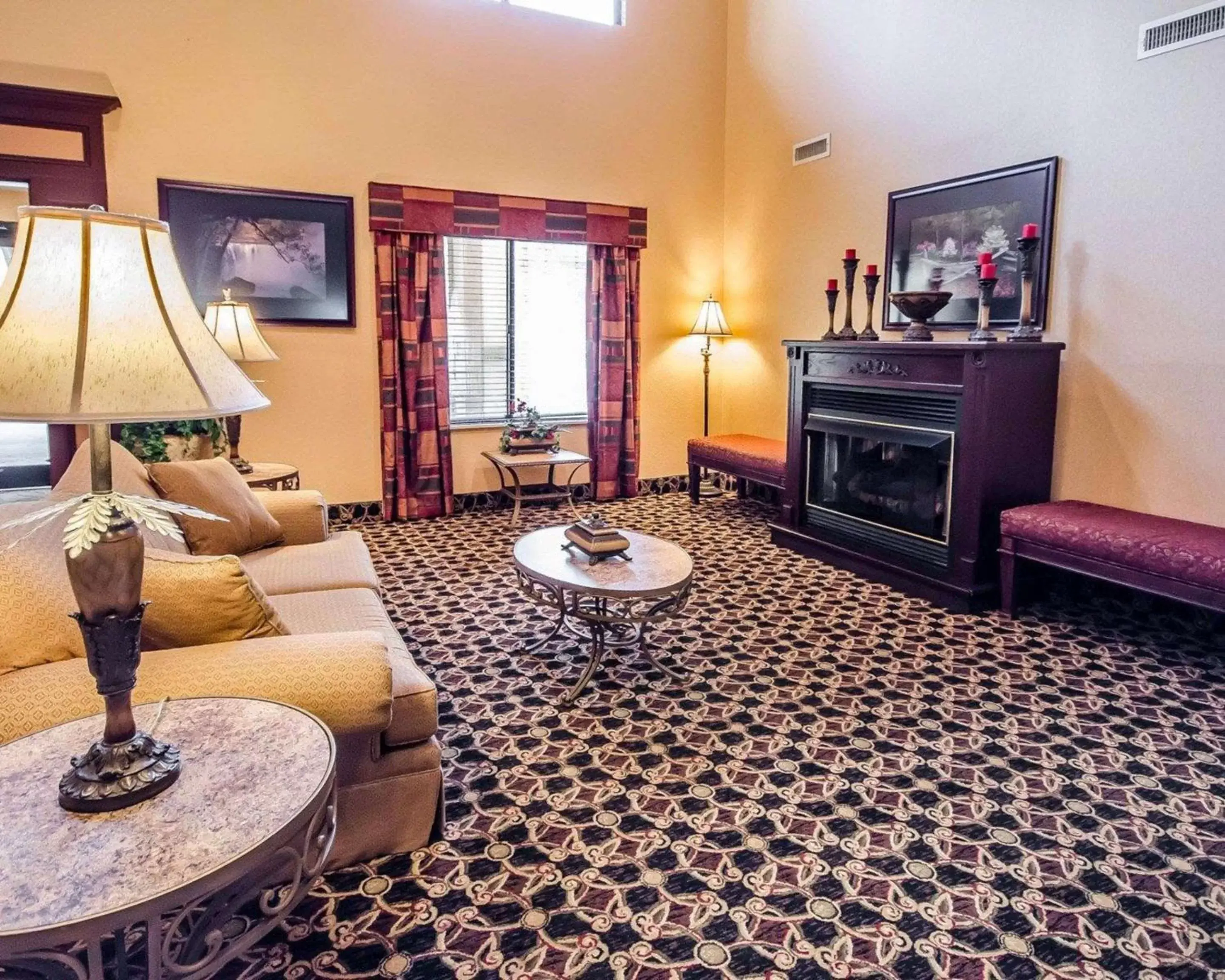 Lobby or reception, Seating Area in Comfort Suites Prestonsburg West