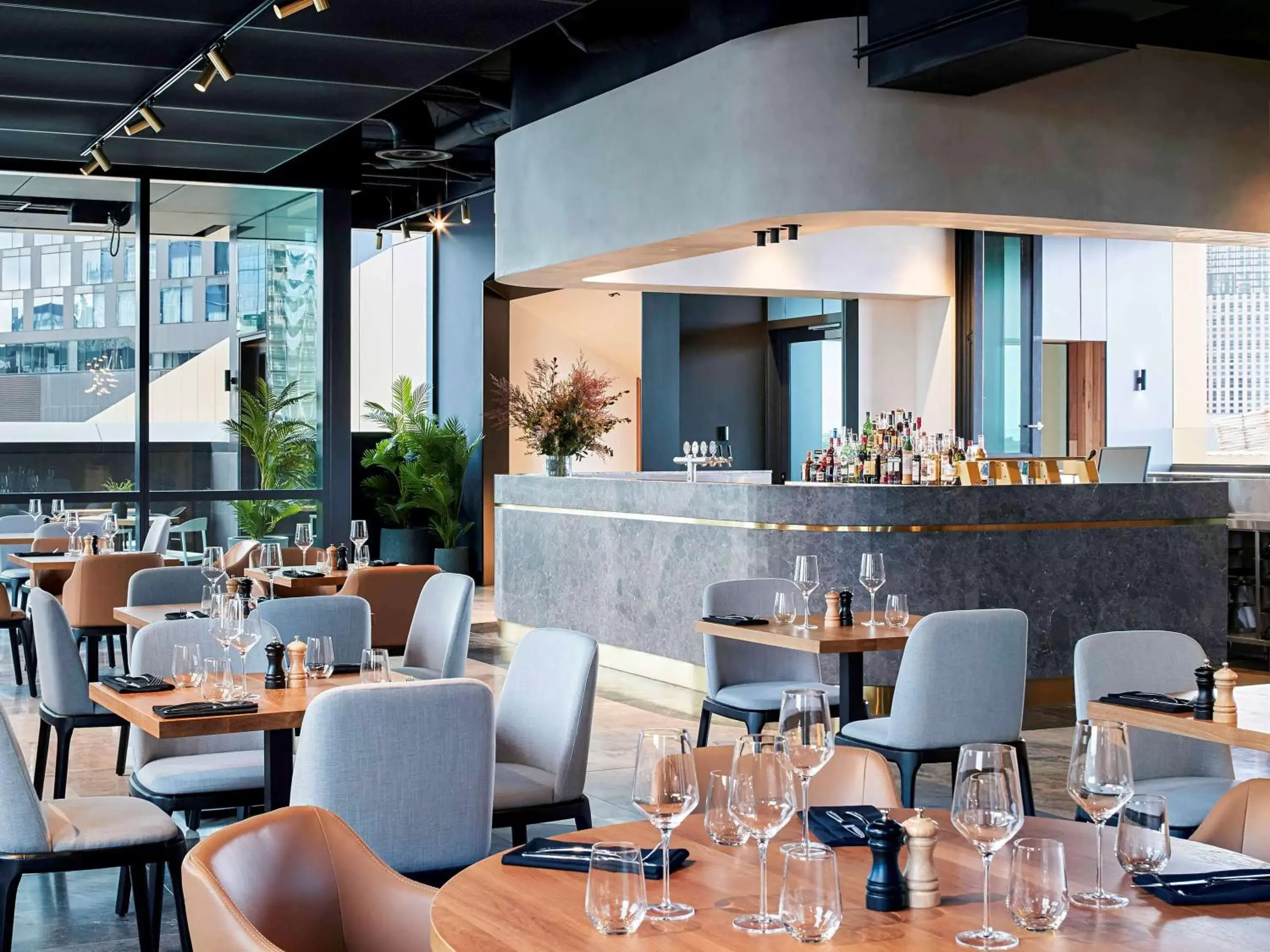 Lounge or bar, Restaurant/Places to Eat in Novotel Melbourne South Wharf
