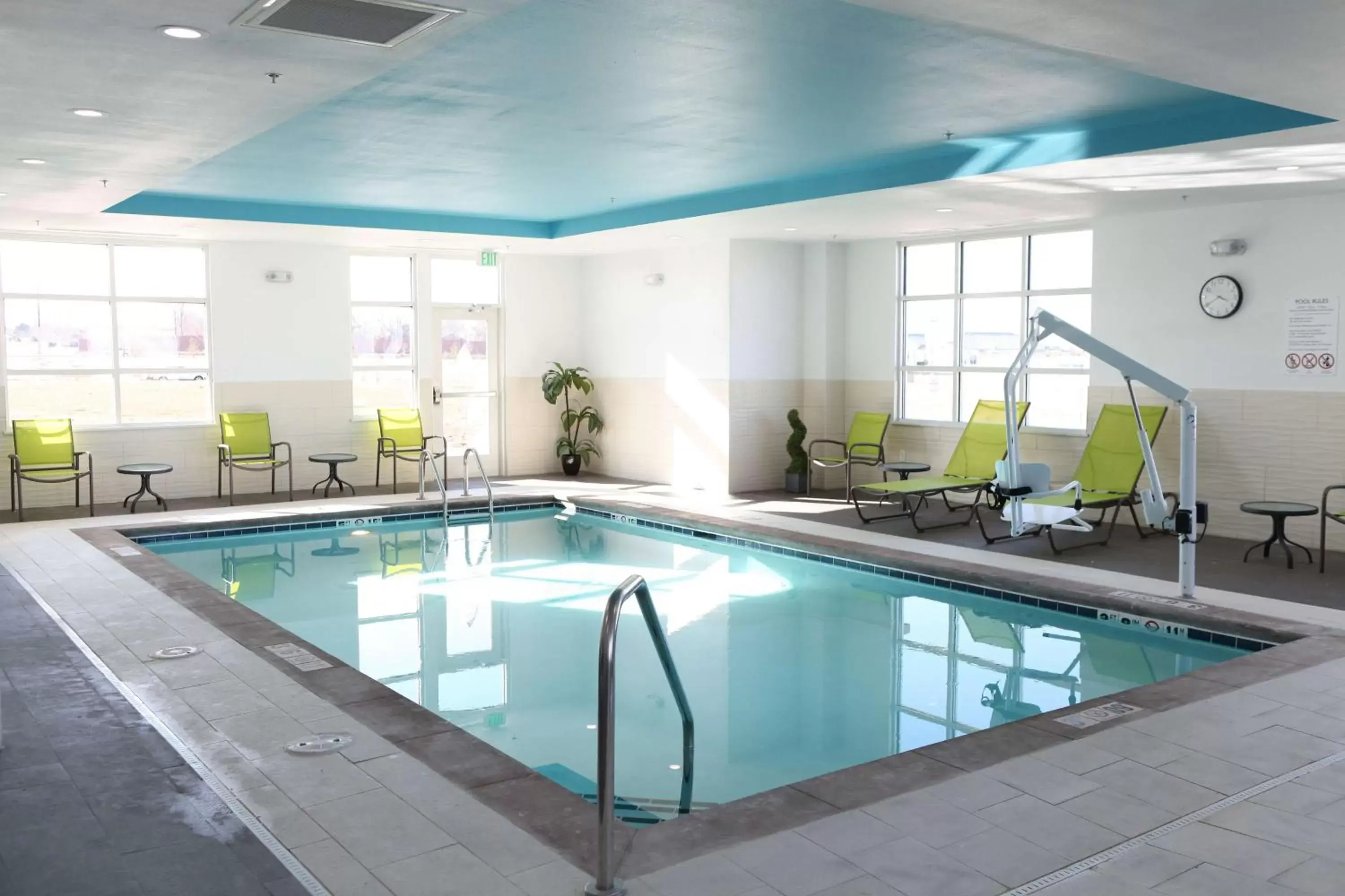 Swimming Pool in Hampton Inn & Suites Lafayette