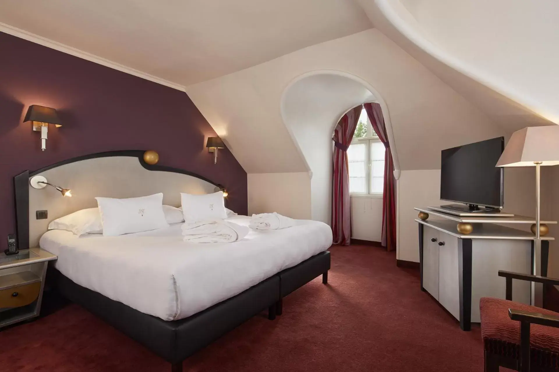 Photo of the whole room, Bed in Le Grand Hôtel Le Touquet-Paris-Plage