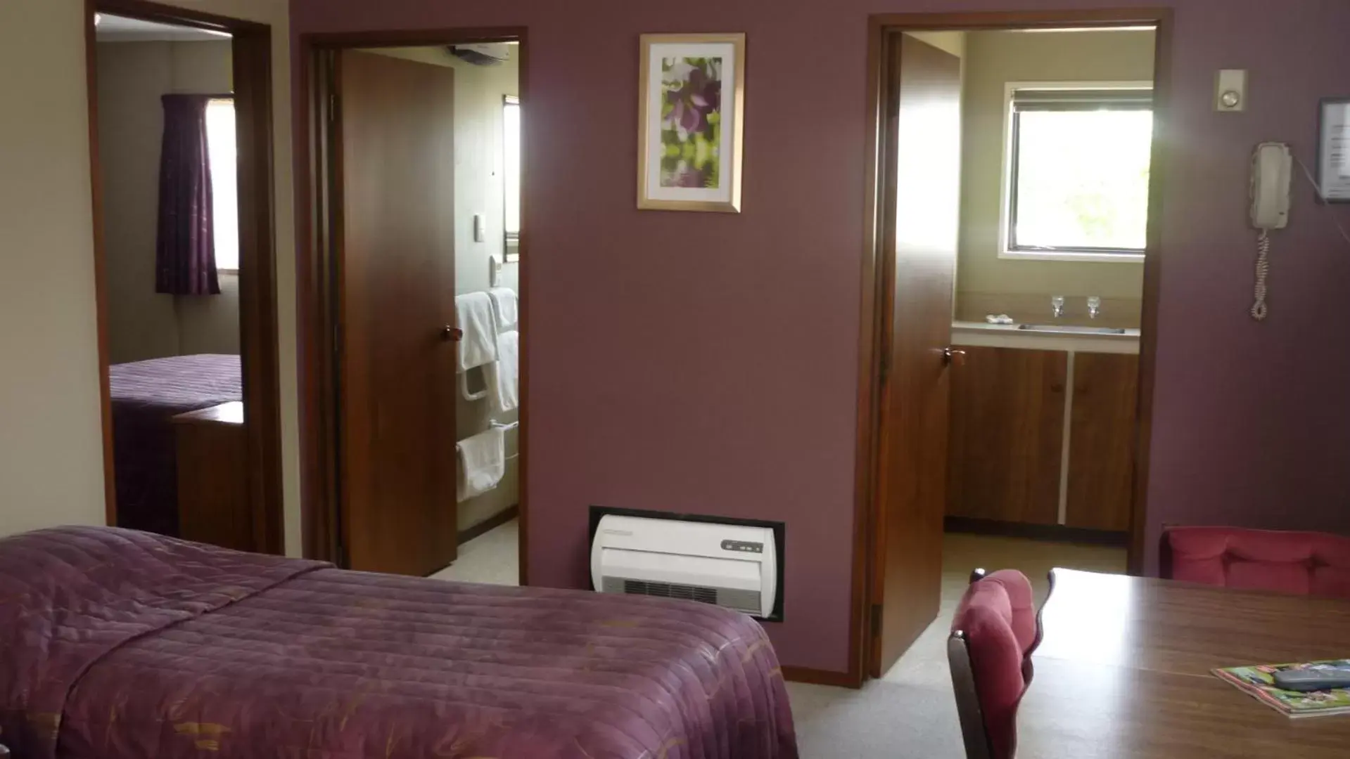 Bedroom, Bed in Carisbrook Motel