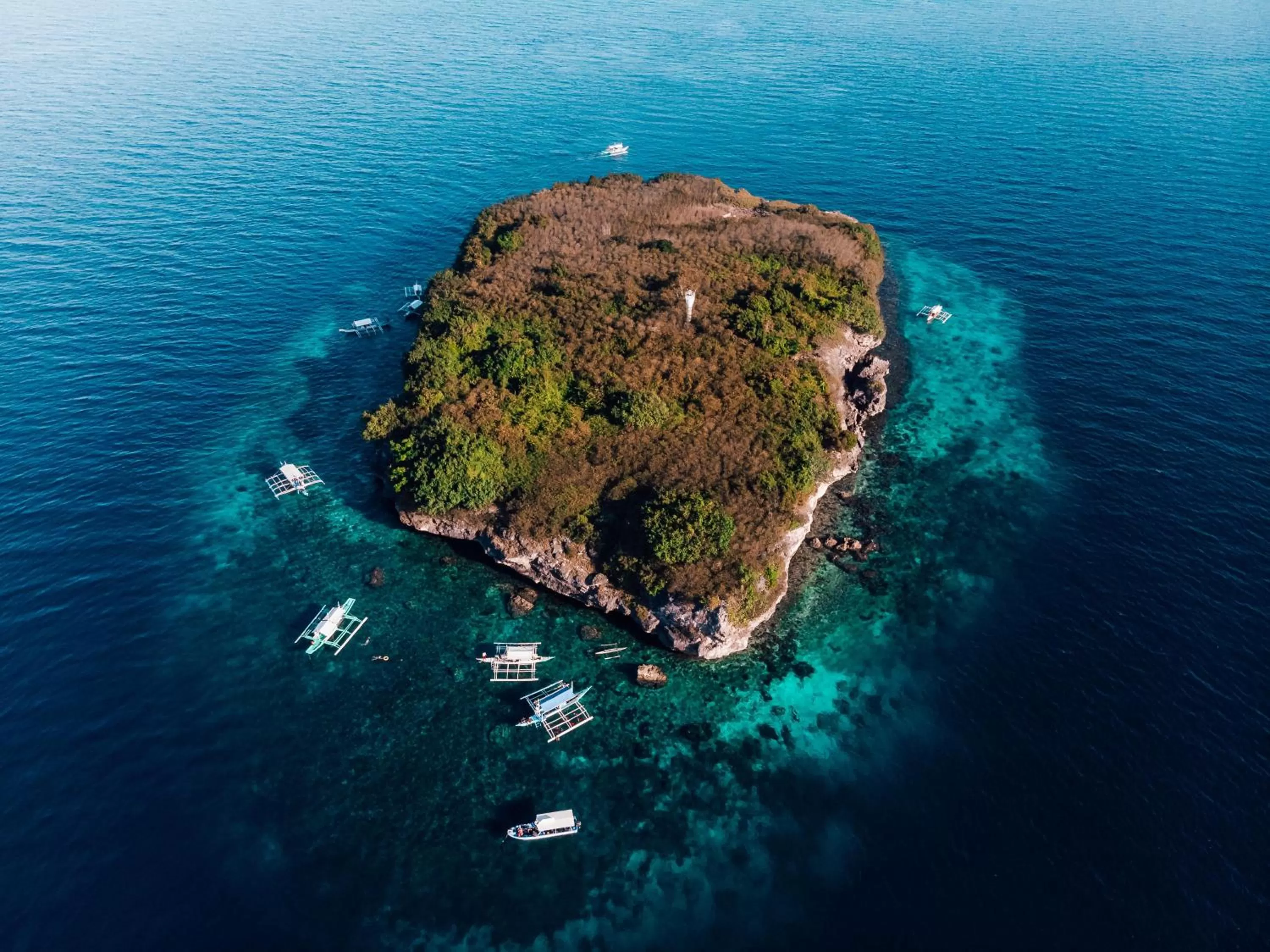Nearby landmark, Bird's-eye View in Pescadores Suites Moalboal