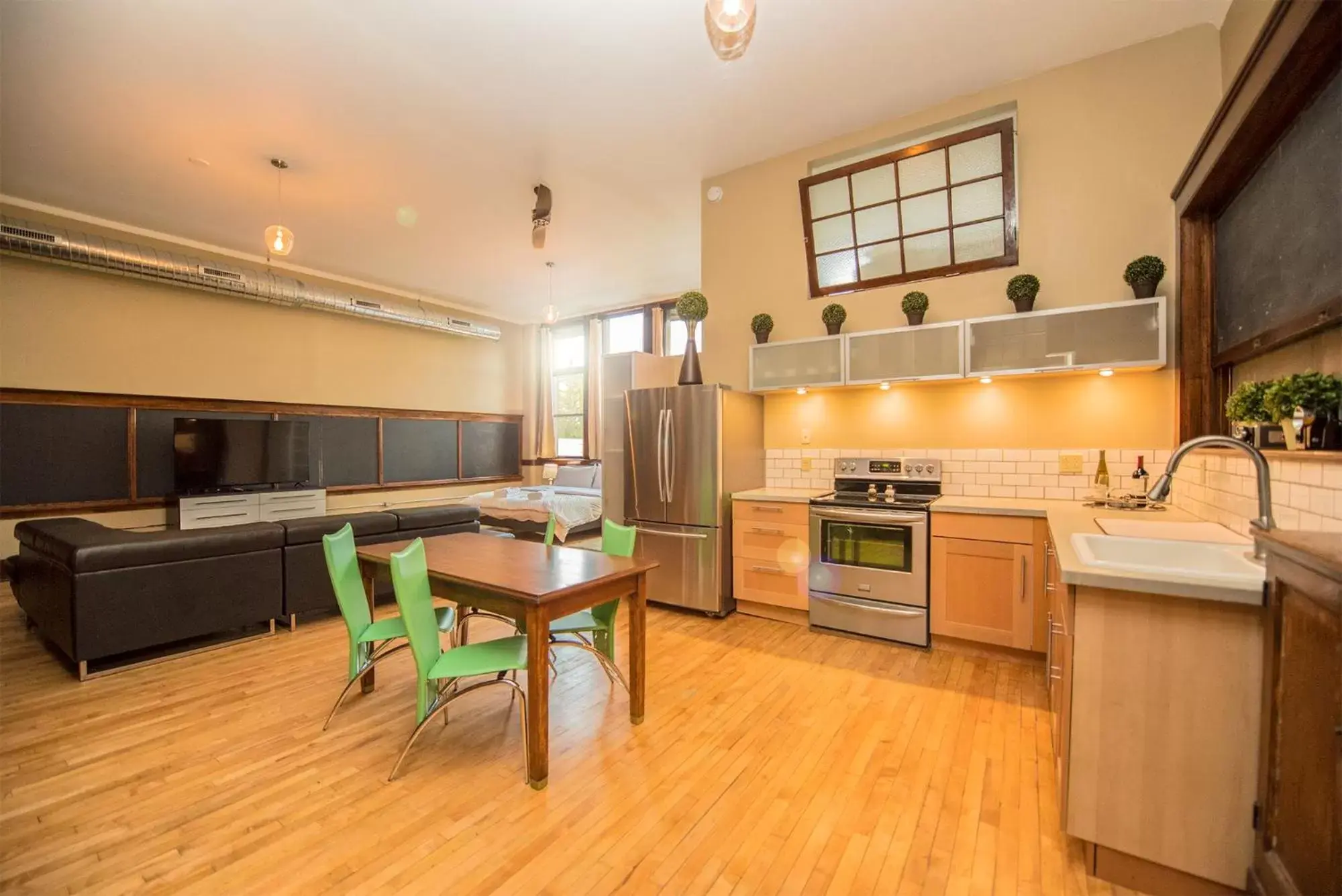 Kitchen/Kitchenette in School 31 Lofts