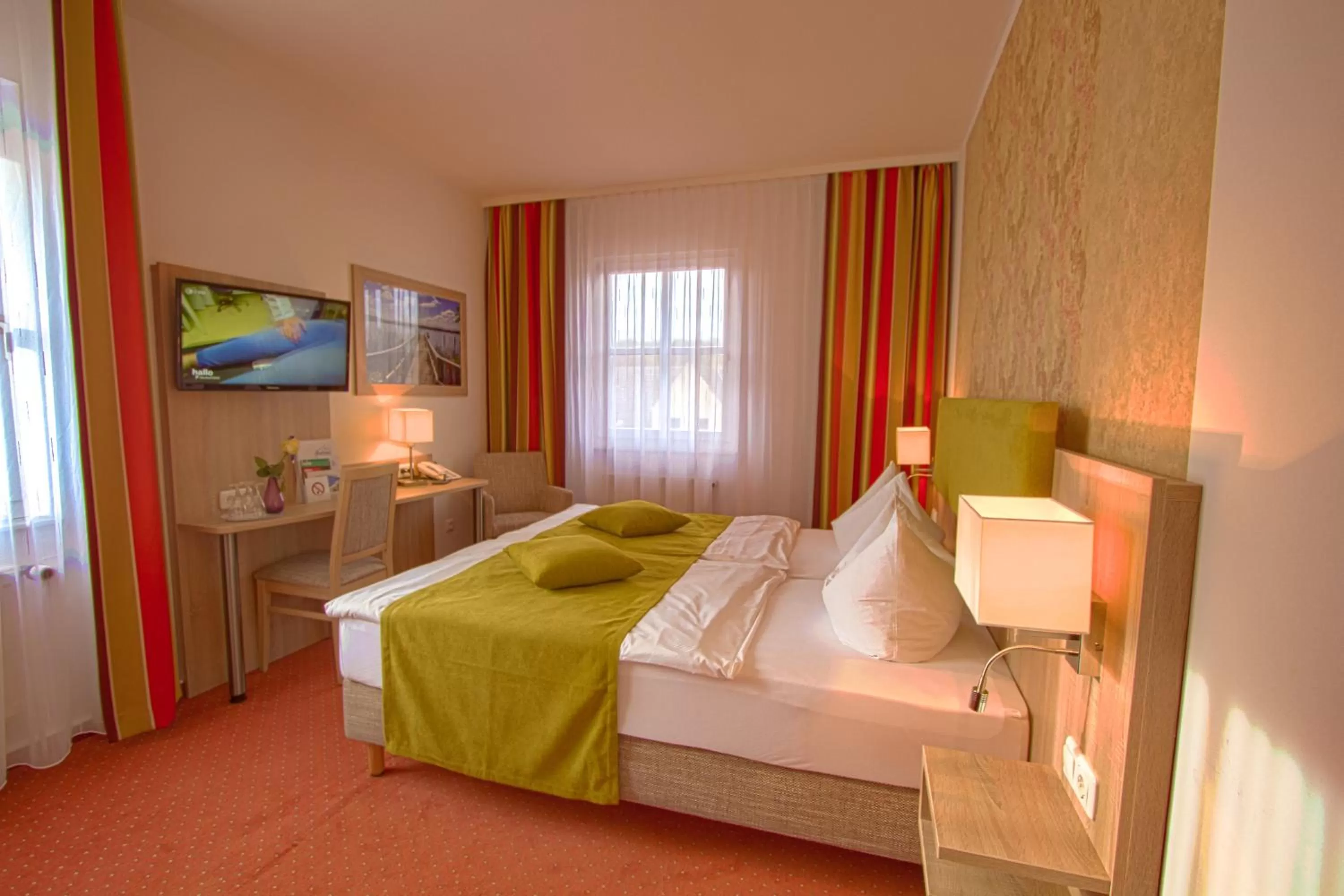 Photo of the whole room, Bed in Falk Seehotel Plau am See