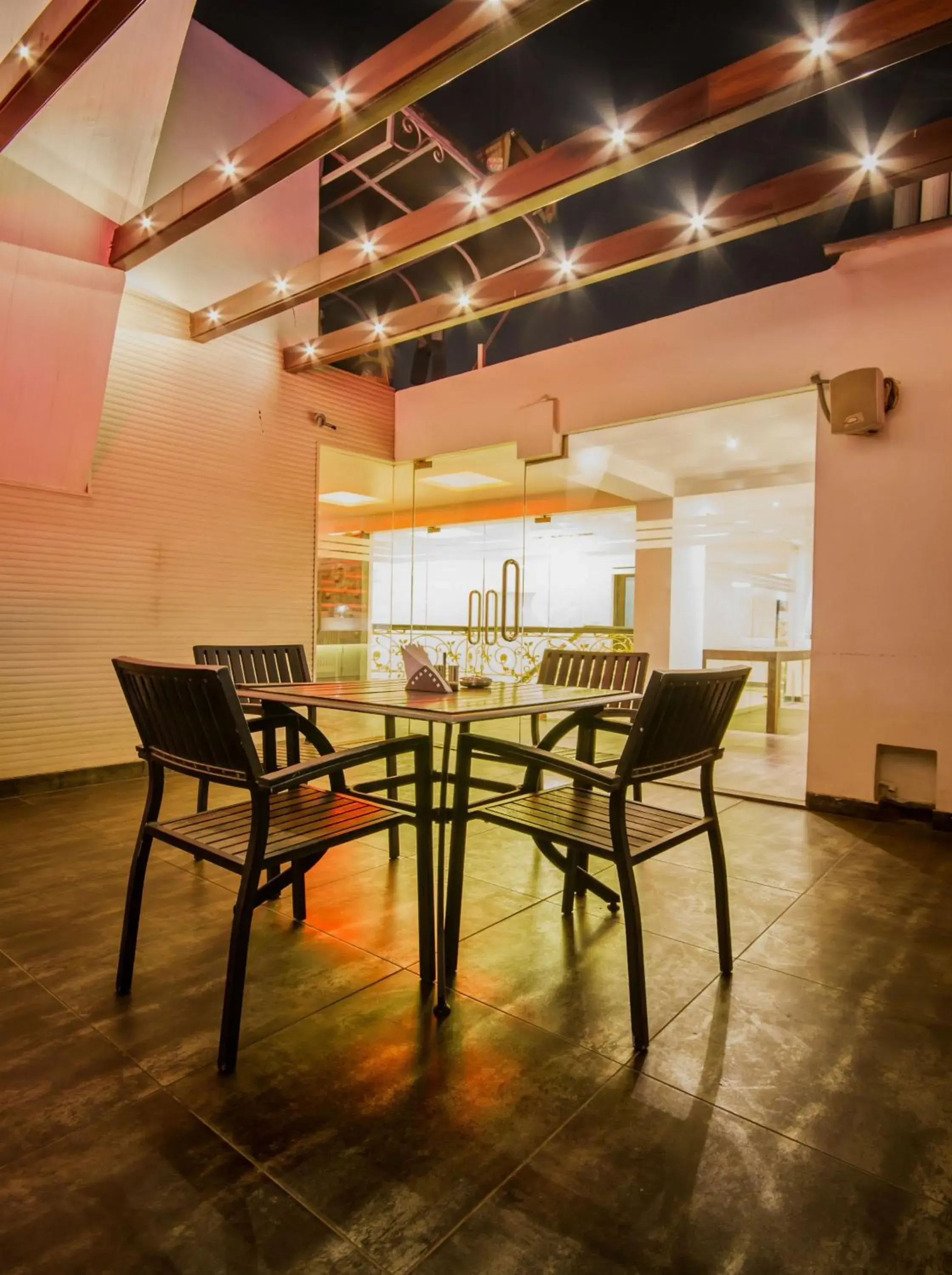 Balcony/Terrace, Dining Area in Grand Godwin Near NDLS Railway Station- Paharganj