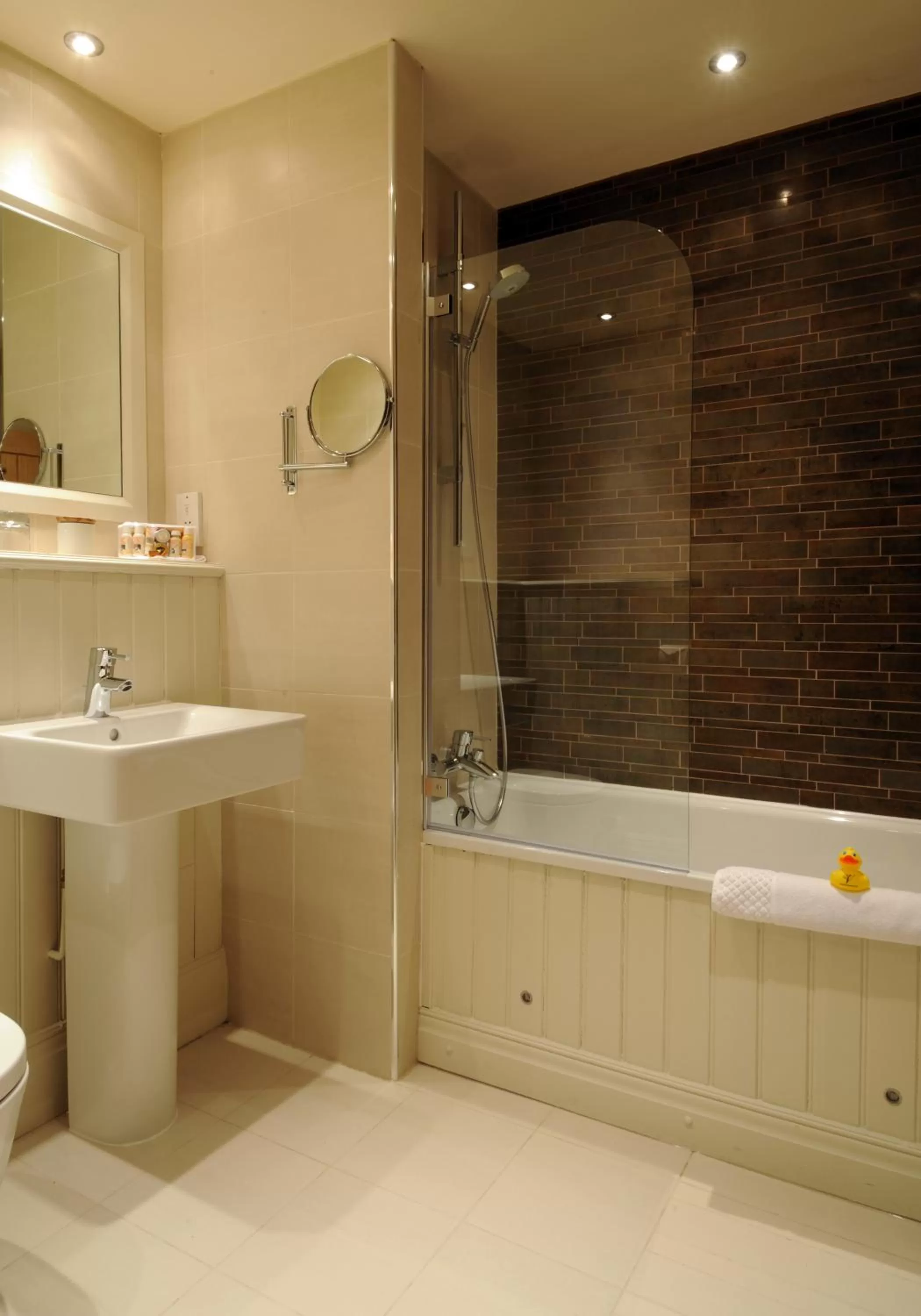 Bathroom in Velvet Hotel Manchester, WorldHotels Crafted