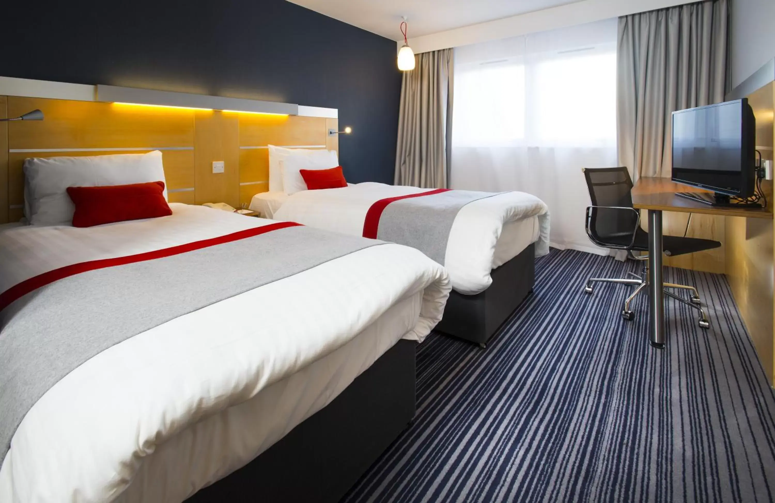 Photo of the whole room, Bed in Holiday Inn Express London - Epsom Downs, an IHG Hotel