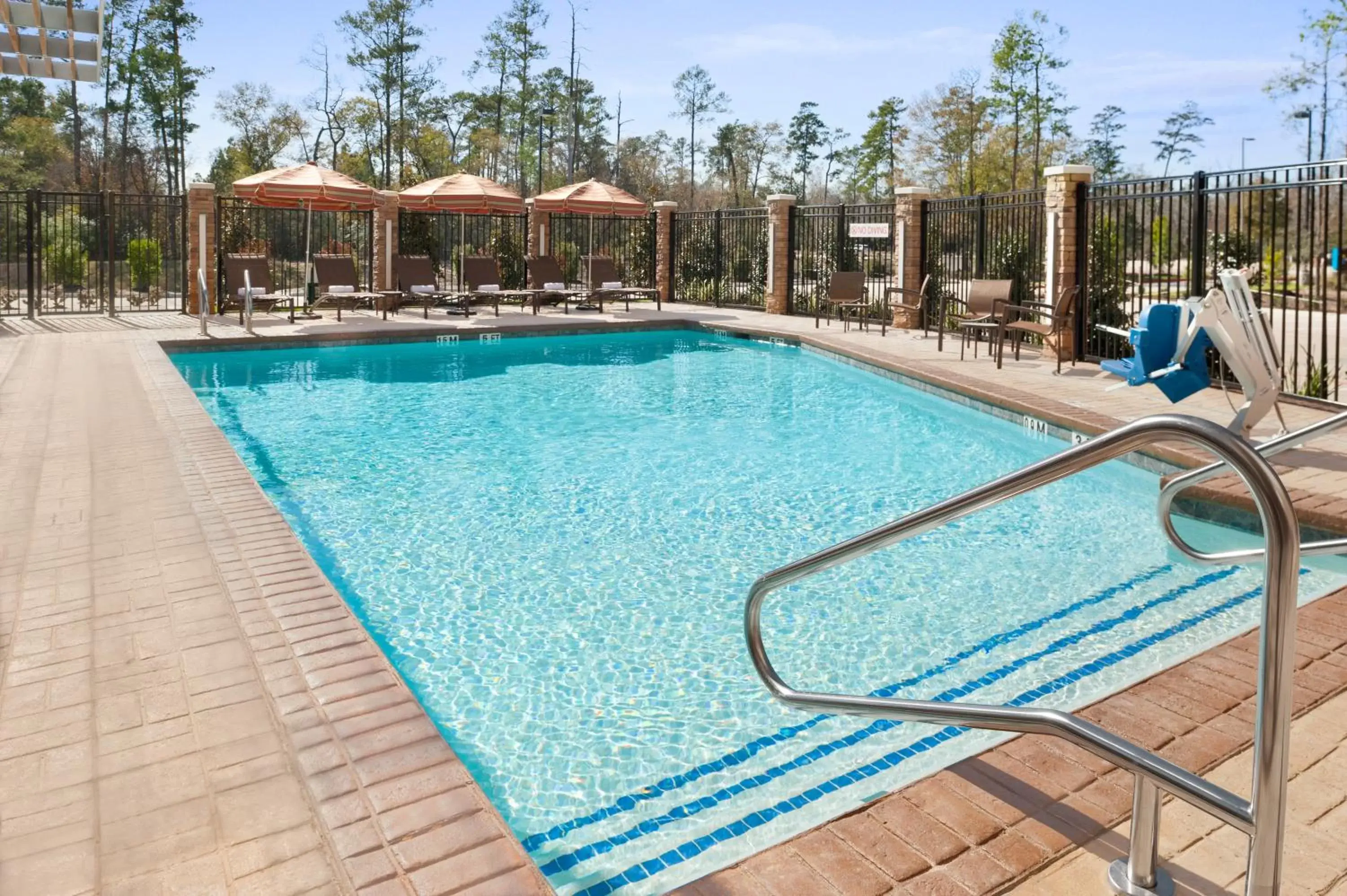 Swimming pool in Hyatt Place Houston/The Woodlands Swimming pool in Hyatt Place Houston/The Woodlands