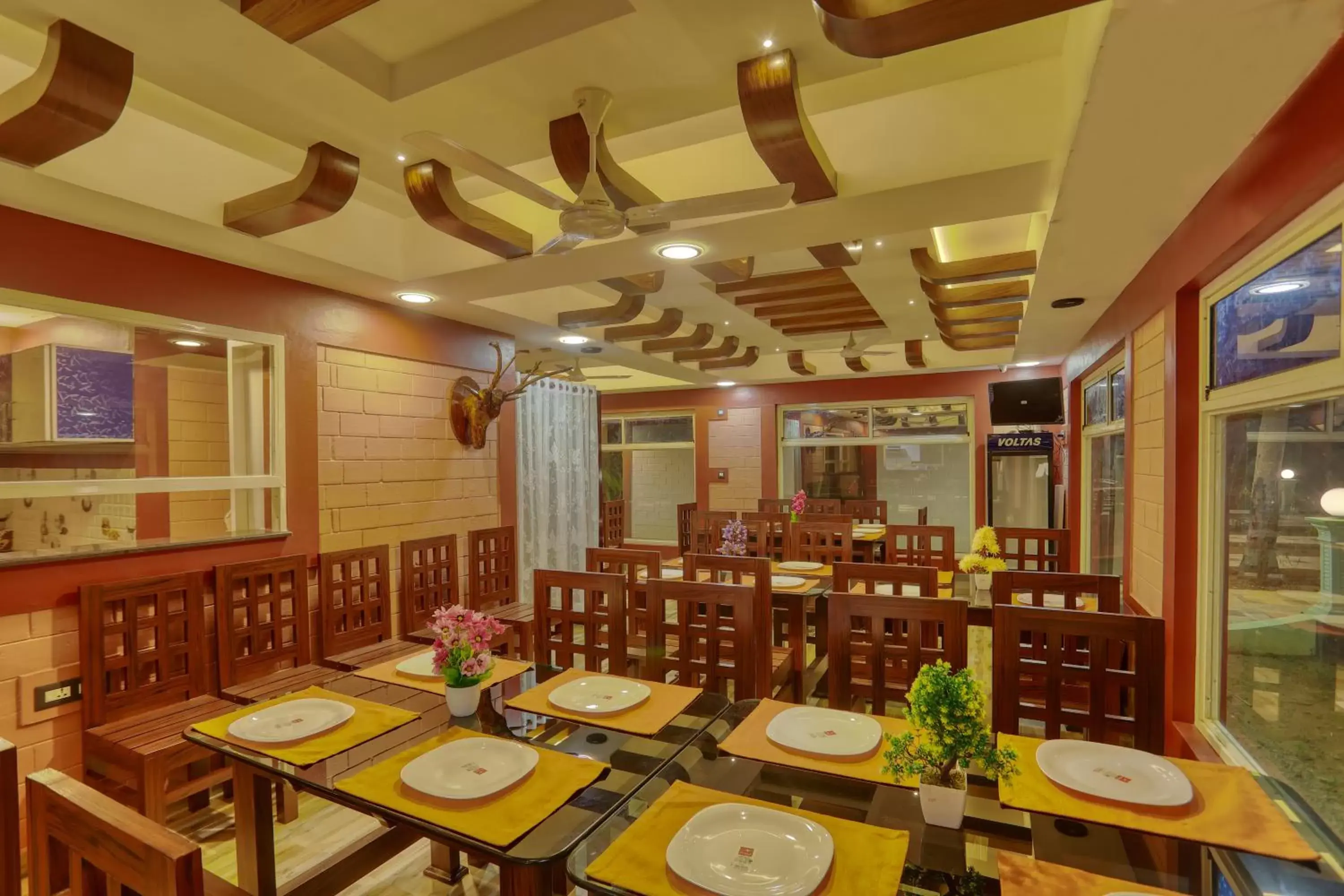 Restaurant/places to eat in LEISURE VALLEY BEACH RESORT Restaurant/places to eat in LEISURE VALLEY BEACH RESORT