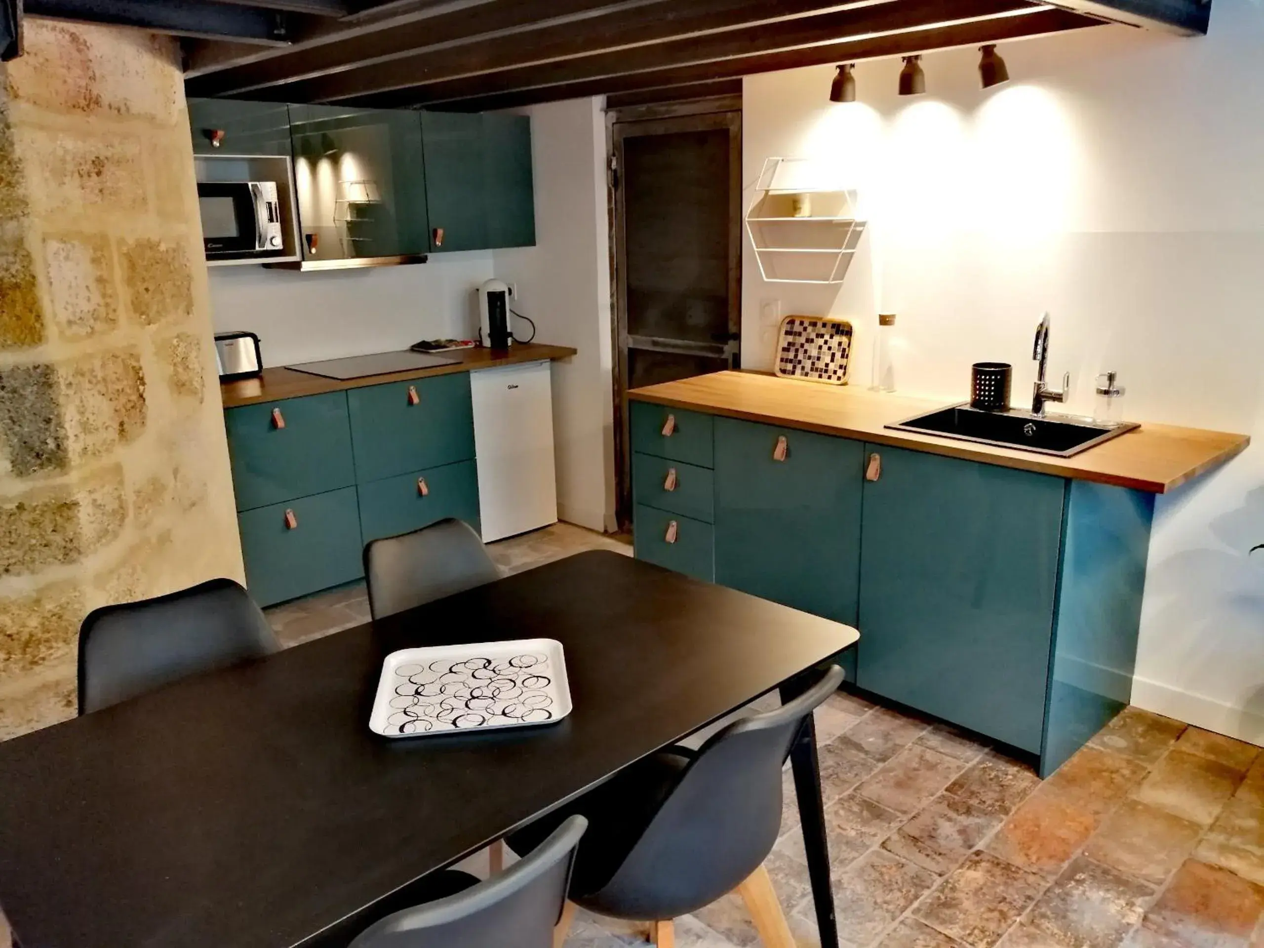 Dining area, Kitchen/Kitchenette in La Maison Grivolas