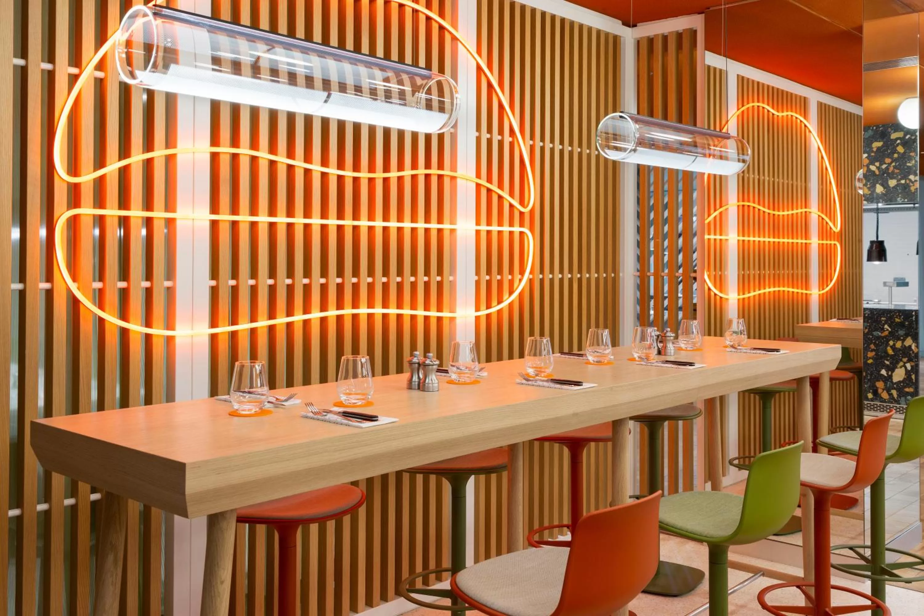 Restaurant/places to eat in Pullman Paris Montparnasse