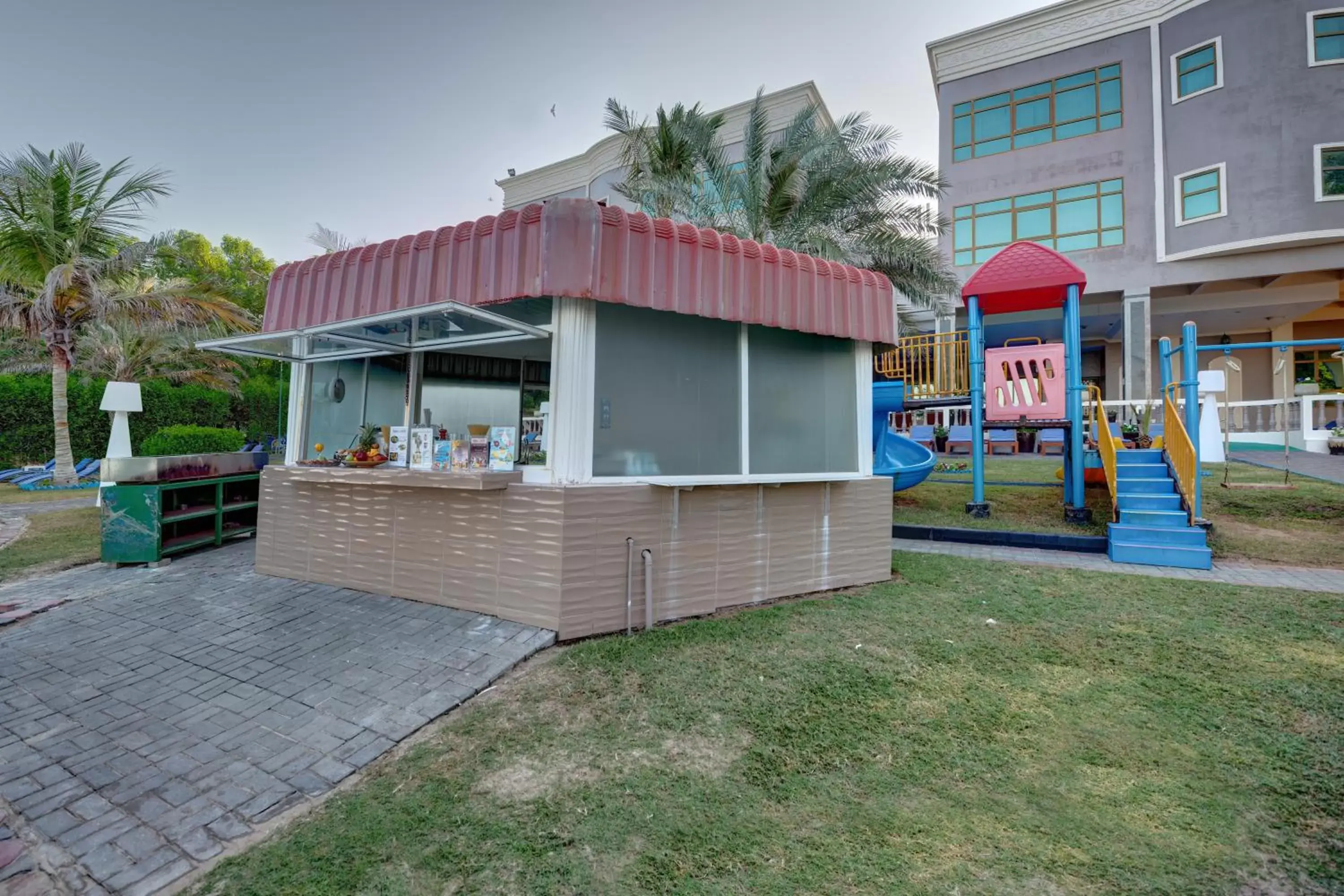 Restaurant/places to eat in Sahara Beach Resort & Spa Restaurant/places to eat in Sahara Beach Resort & Spa