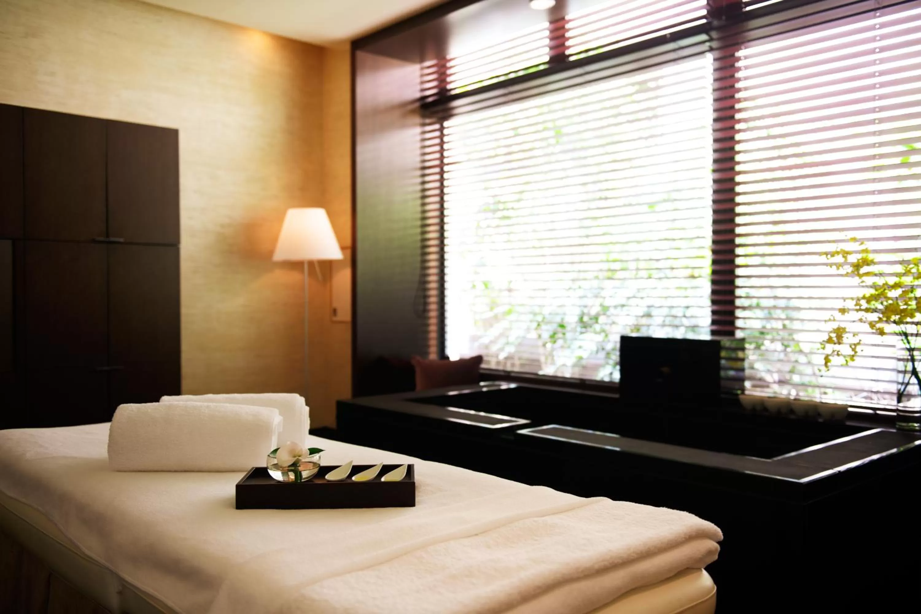 Massage, Bed in Hyatt Regency Hakone Resort and Spa