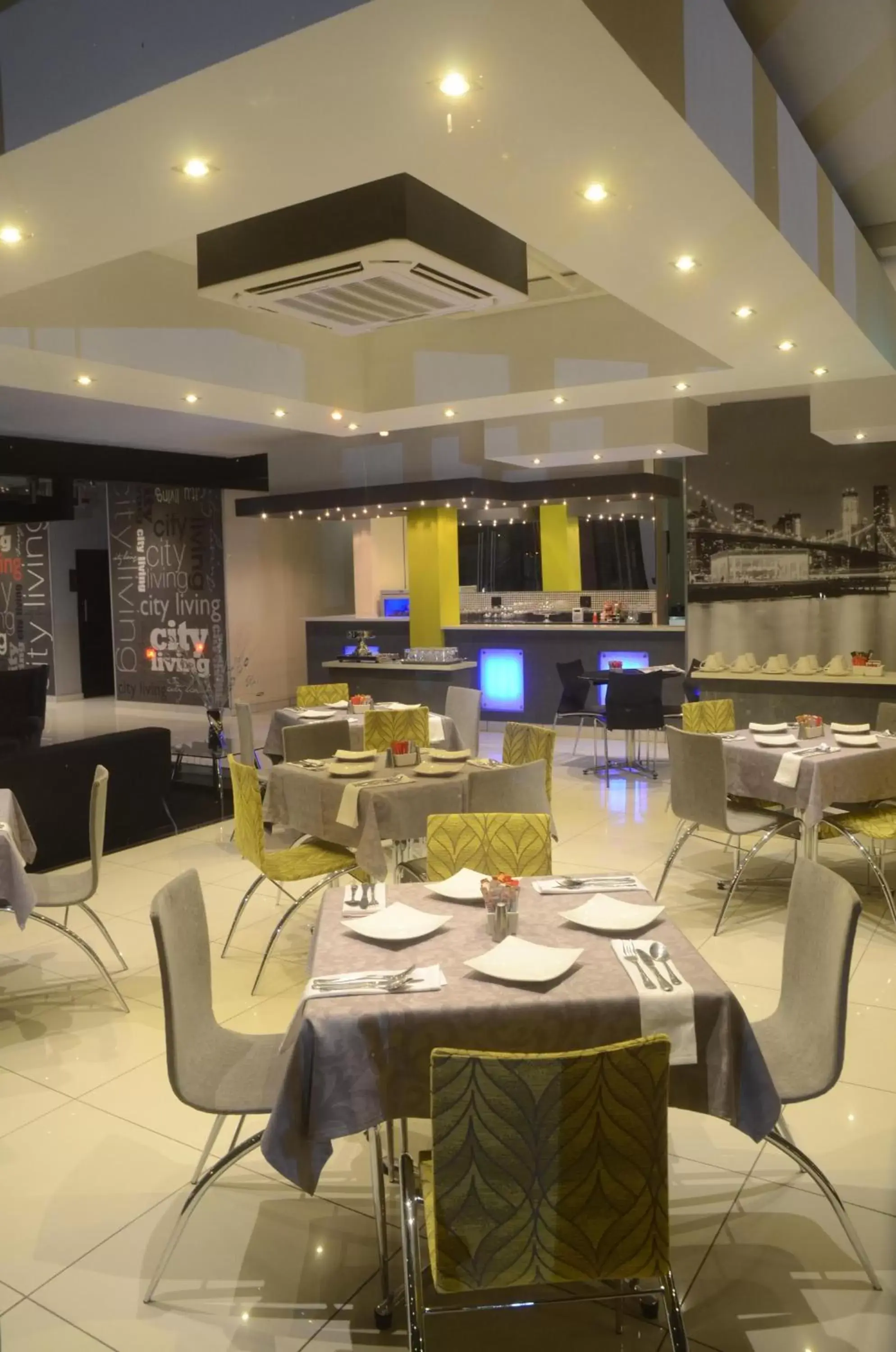 Restaurant/Places to Eat in City Living Boutique Hotel