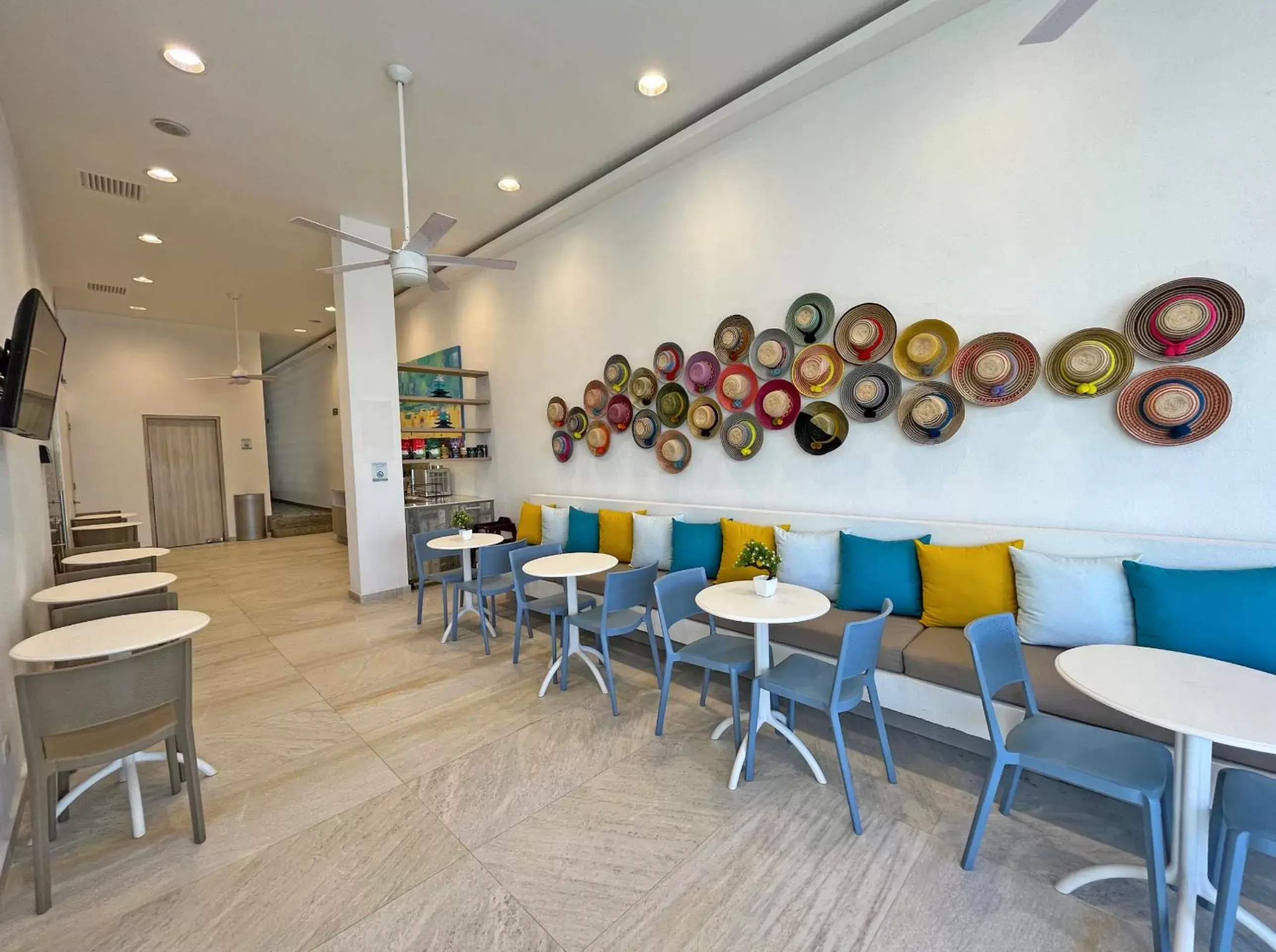 Dining area, Restaurant/Places to Eat in Azure Lofts & Pool