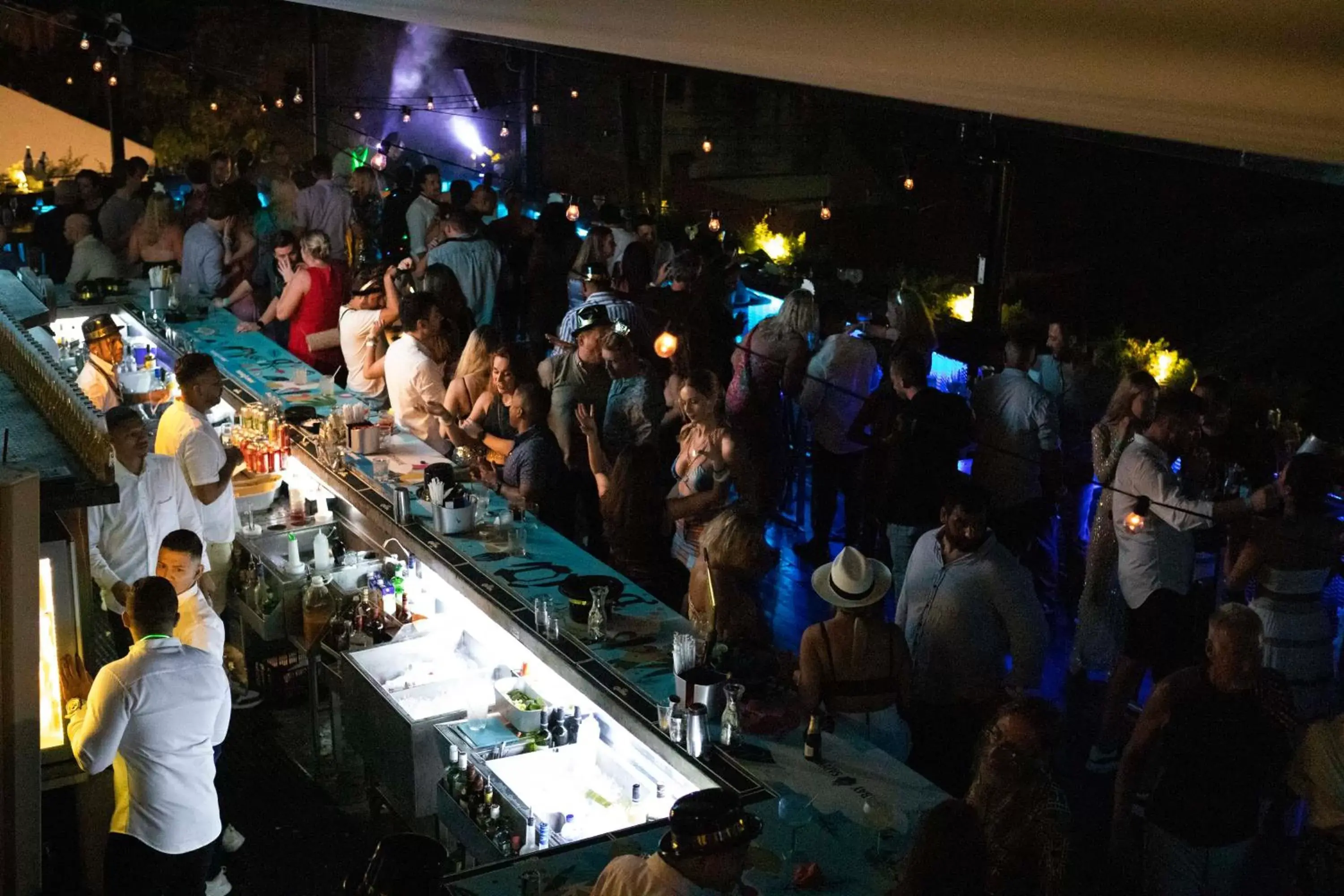 Nightclub / DJ in Tantalo Hotel - Kitchen - Roofbar