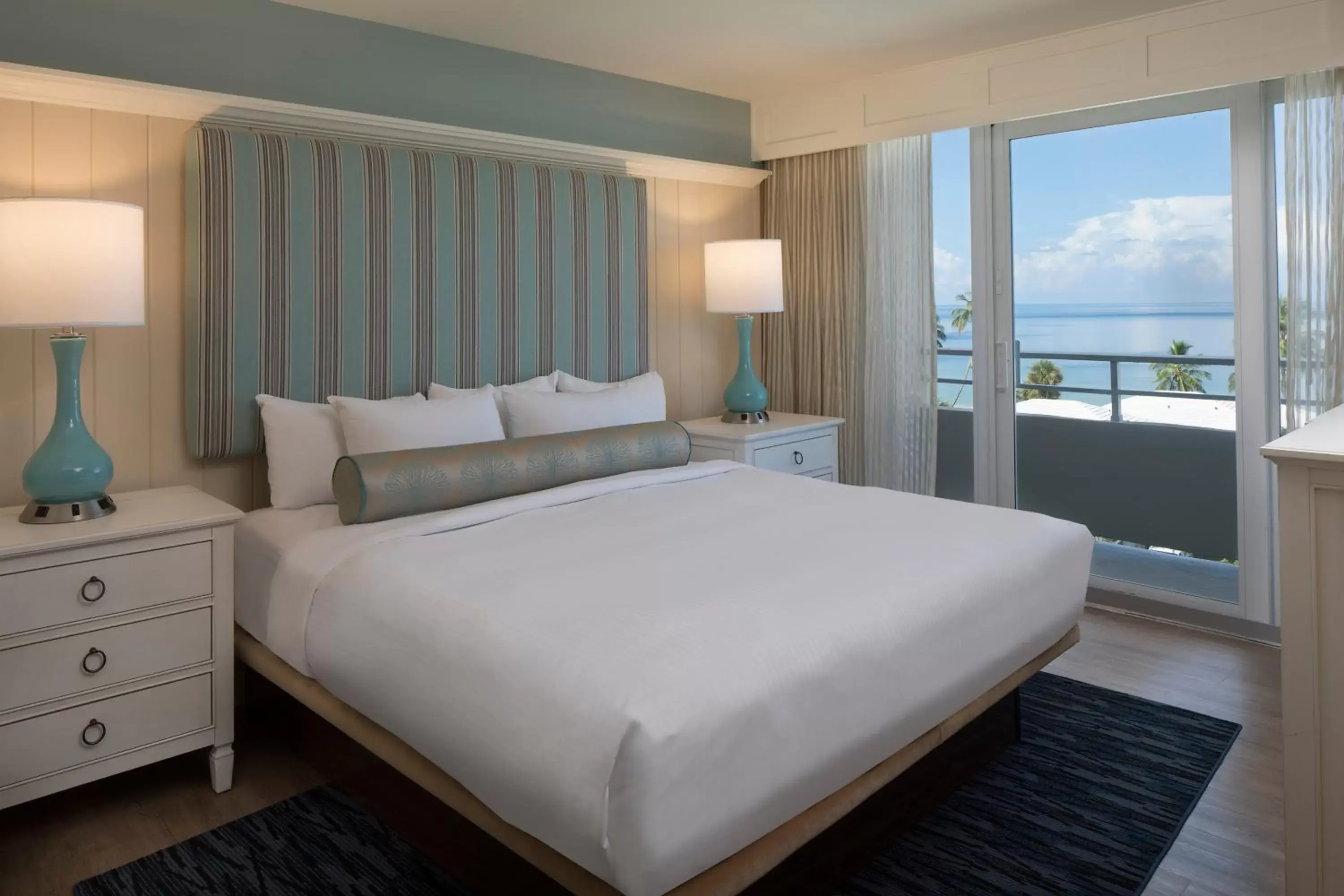 Bed in Edgewater Beach Hotel Bed in Edgewater Beach Hotel