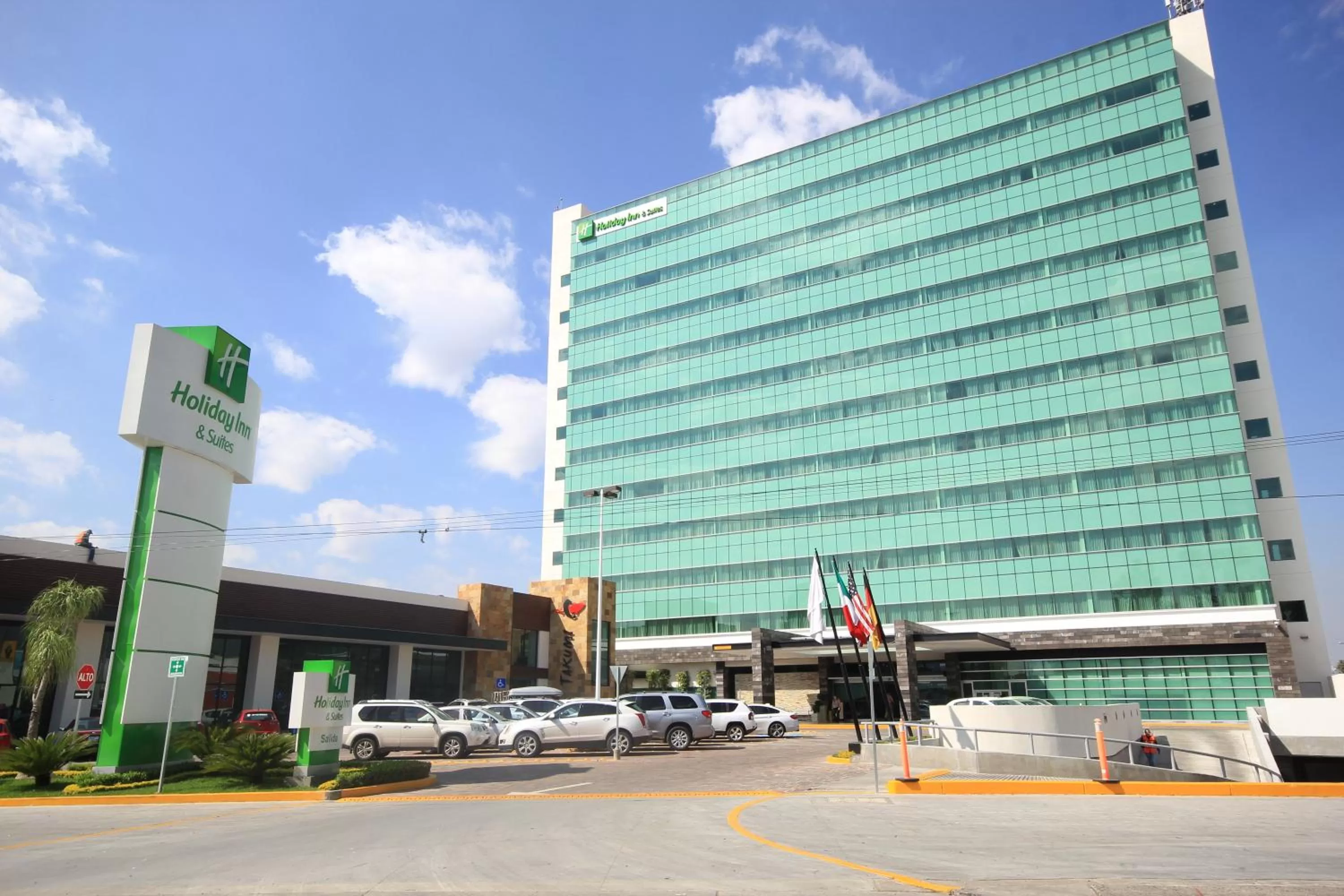 Property building in Holiday Inn & Suites Plaza Mayor by IHG