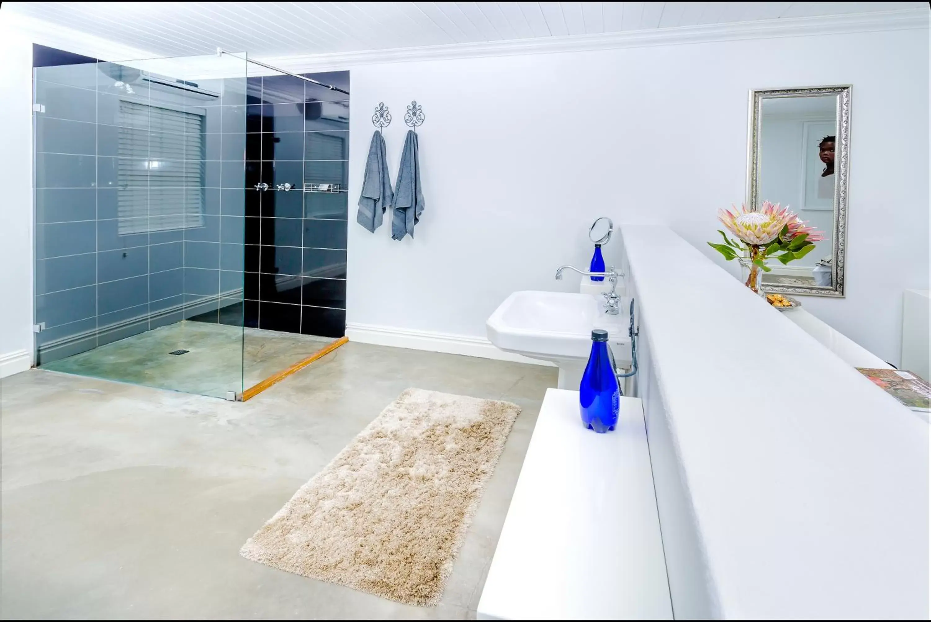 Shower, Bathroom in Brenaissance Wine & Stud Estate