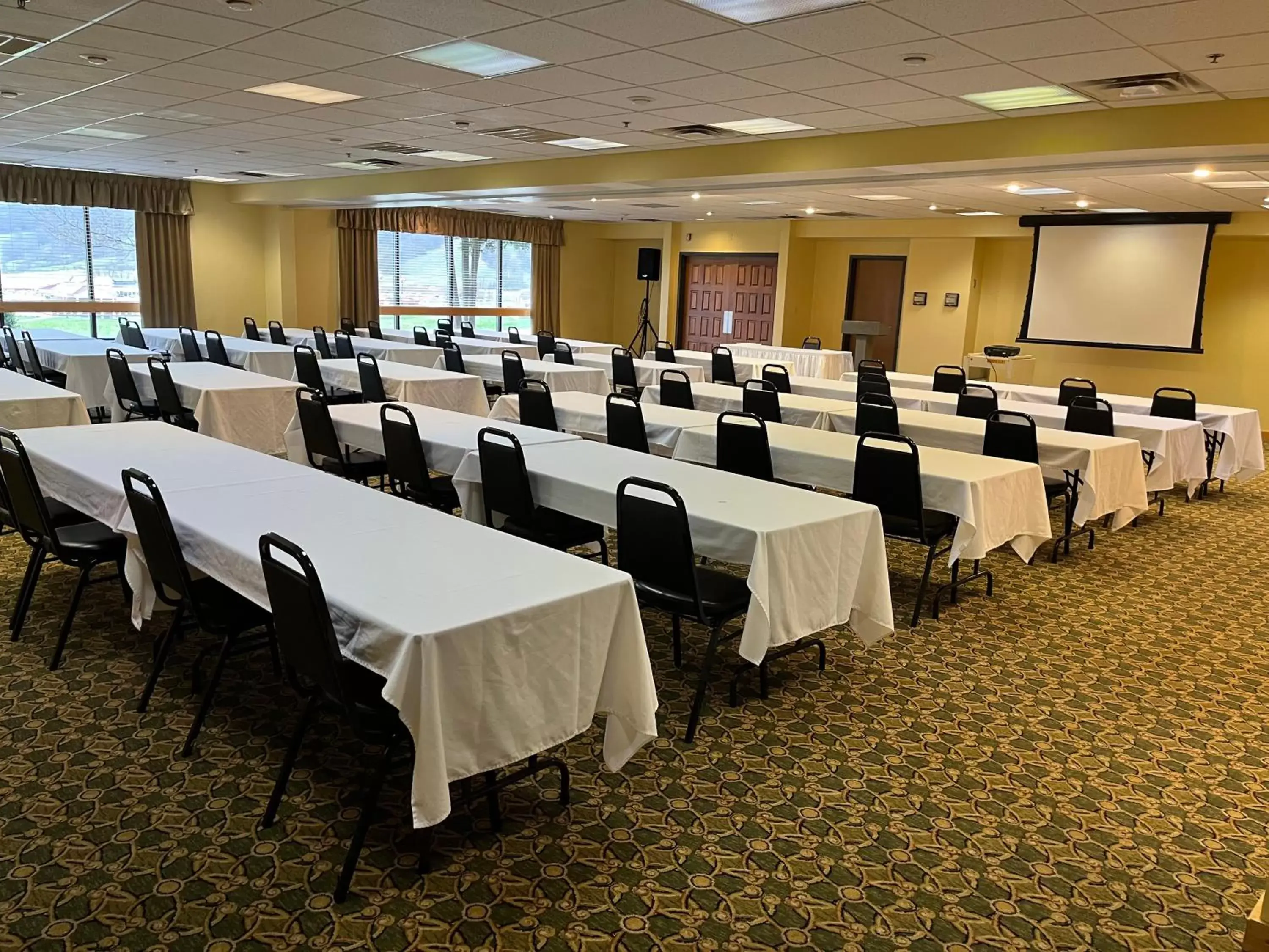 Meeting/conference room in Days Inn & Suites by Wyndham Sutton Flatwoods Meeting/conference room in Days Inn & Suites by Wyndham Sutton Flatwoods