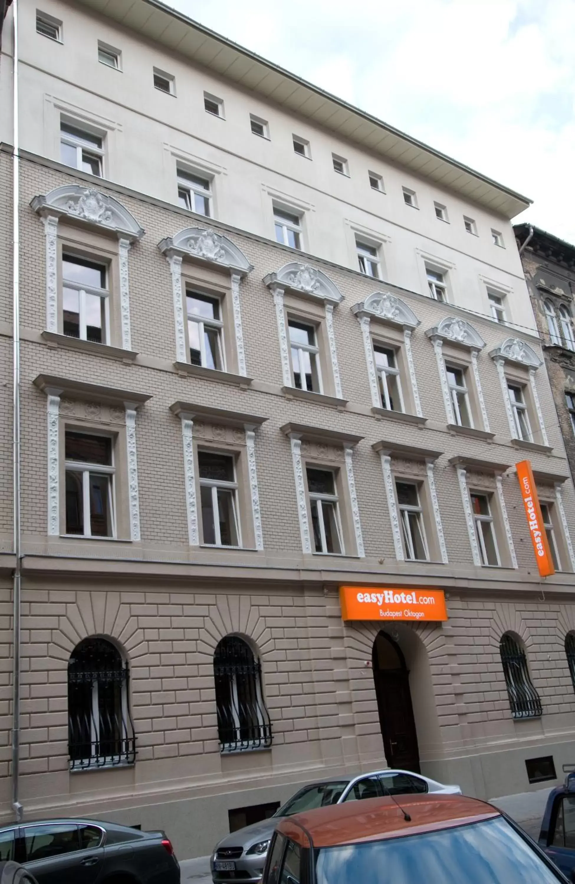 Facade/entrance, Property Building in easyHotel Budapest Oktogon