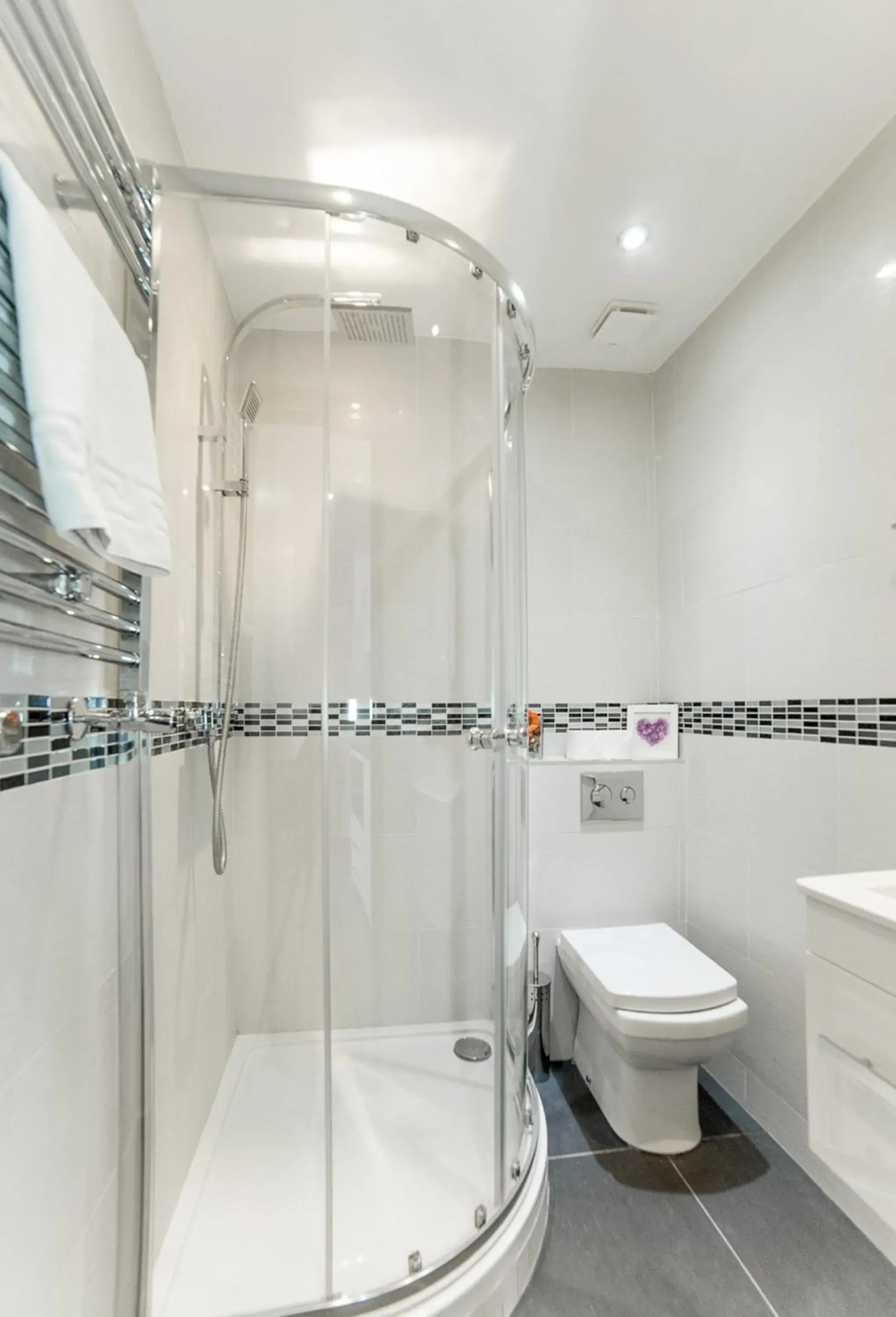 Shower, Bathroom in Imperial Court Suites