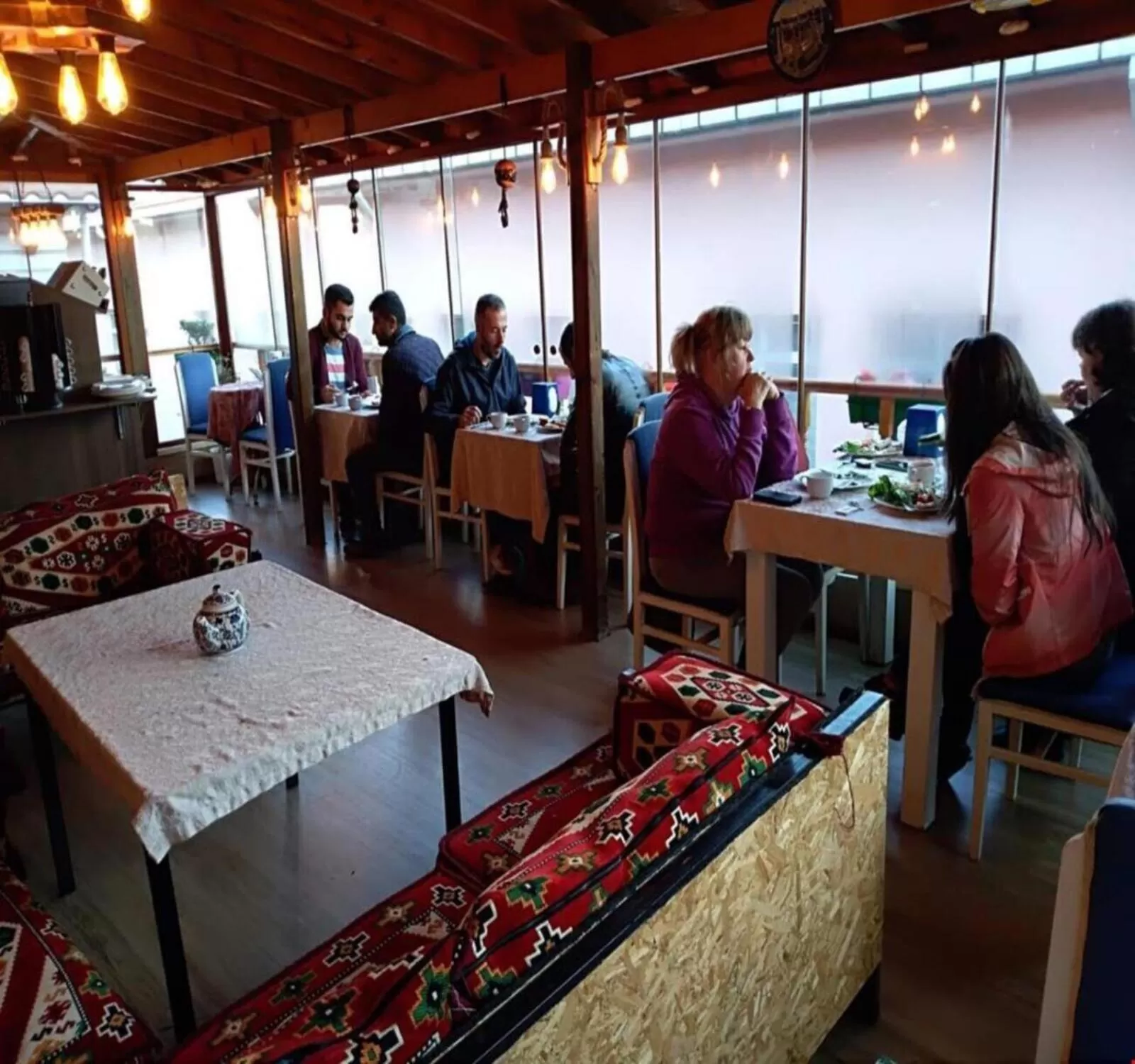 Restaurant/Places to Eat in Old City Family Hotel