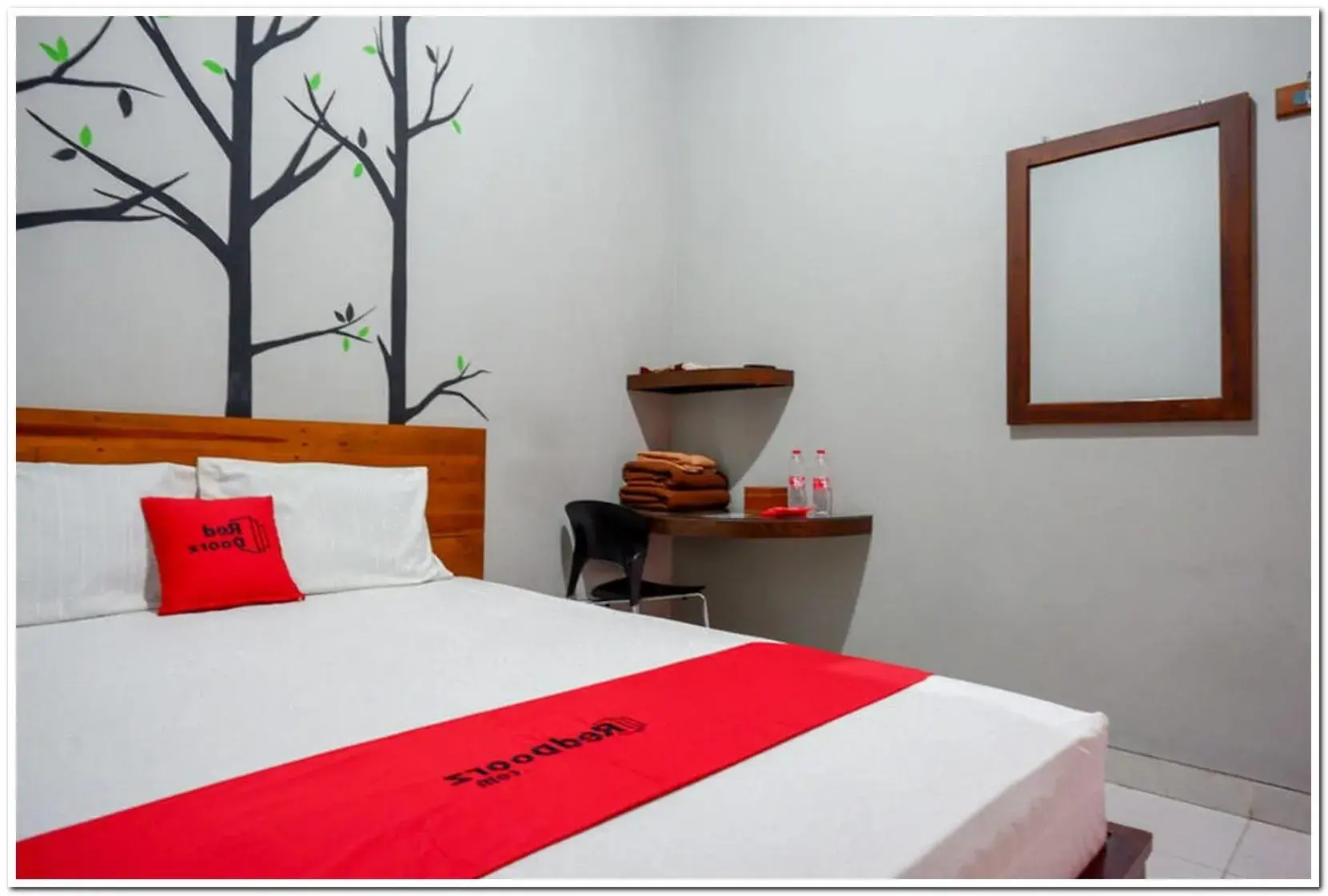 Bedroom, Bed in RedDoorz near Jogja Expo Center 2