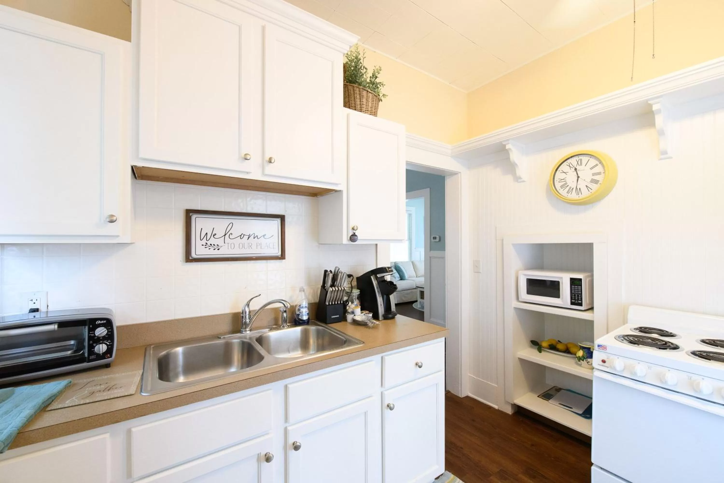 Kitchen or kitchenette in Old Colorado Inn