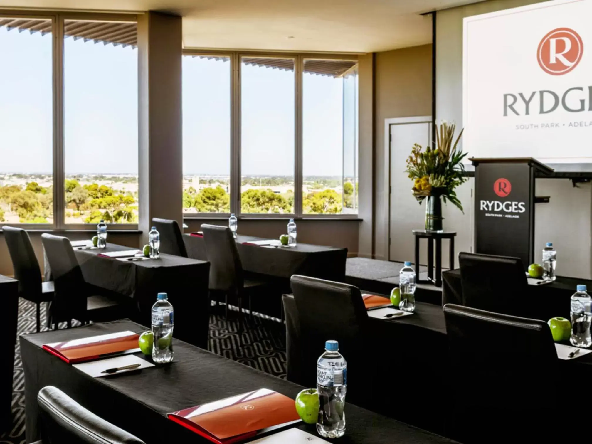 Meeting/conference room, Restaurant/Places to Eat in Rydges South Park Adelaide