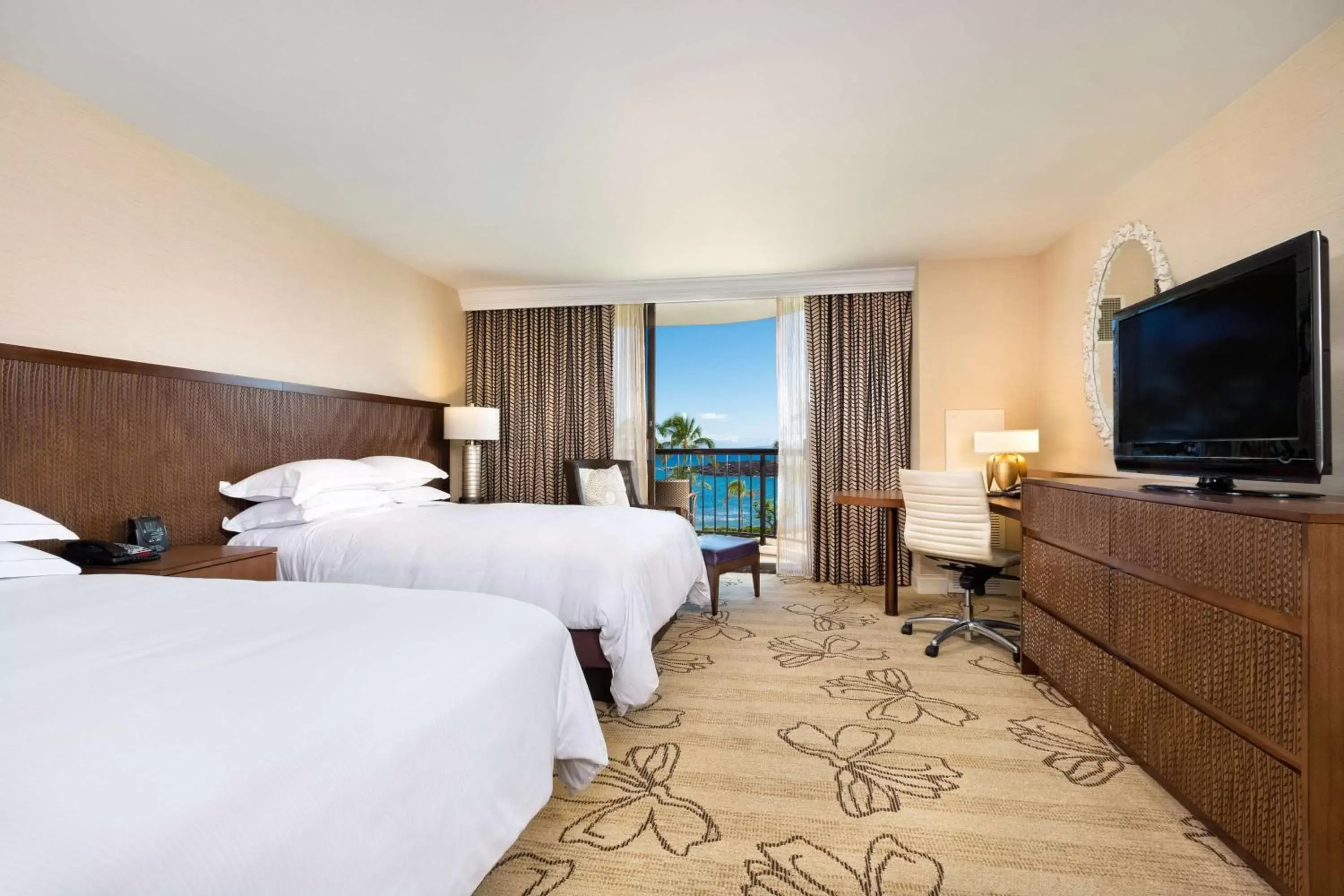 Bedroom, TV/Entertainment Center in Hilton Waikoloa Village